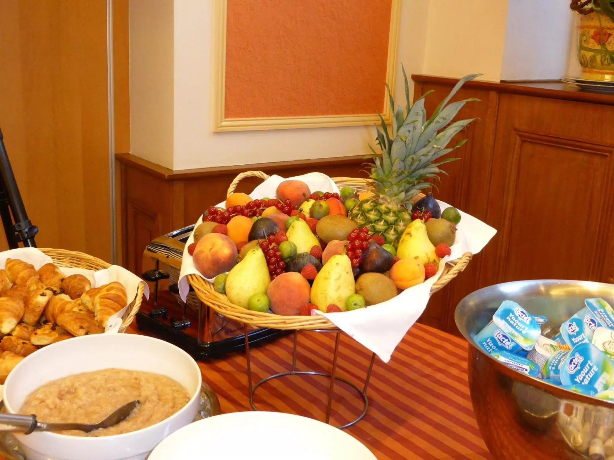 Restaurant/places to eat in Logis Hôtel de la Tête Noire