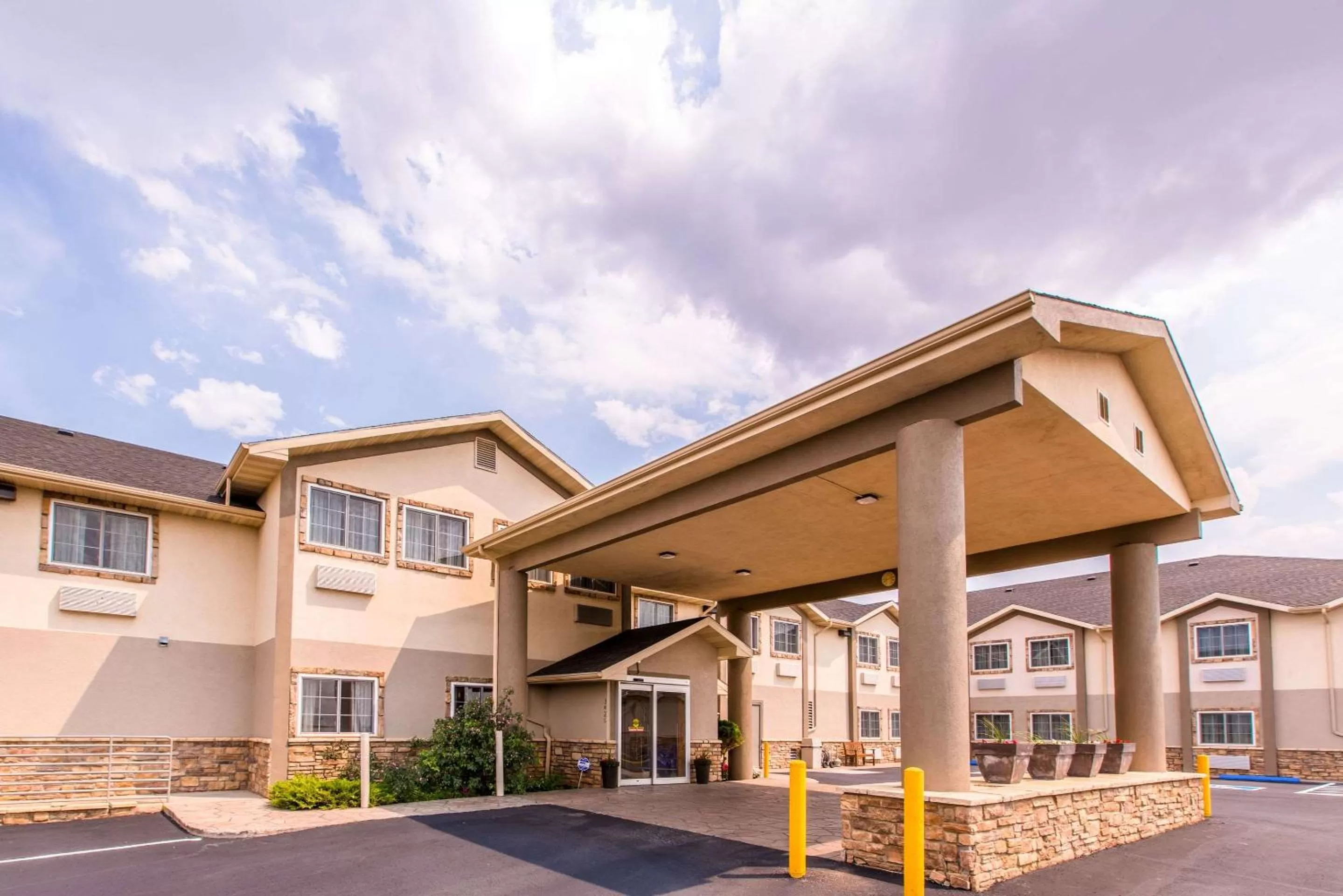 Property building in Quality Inn & Suites University