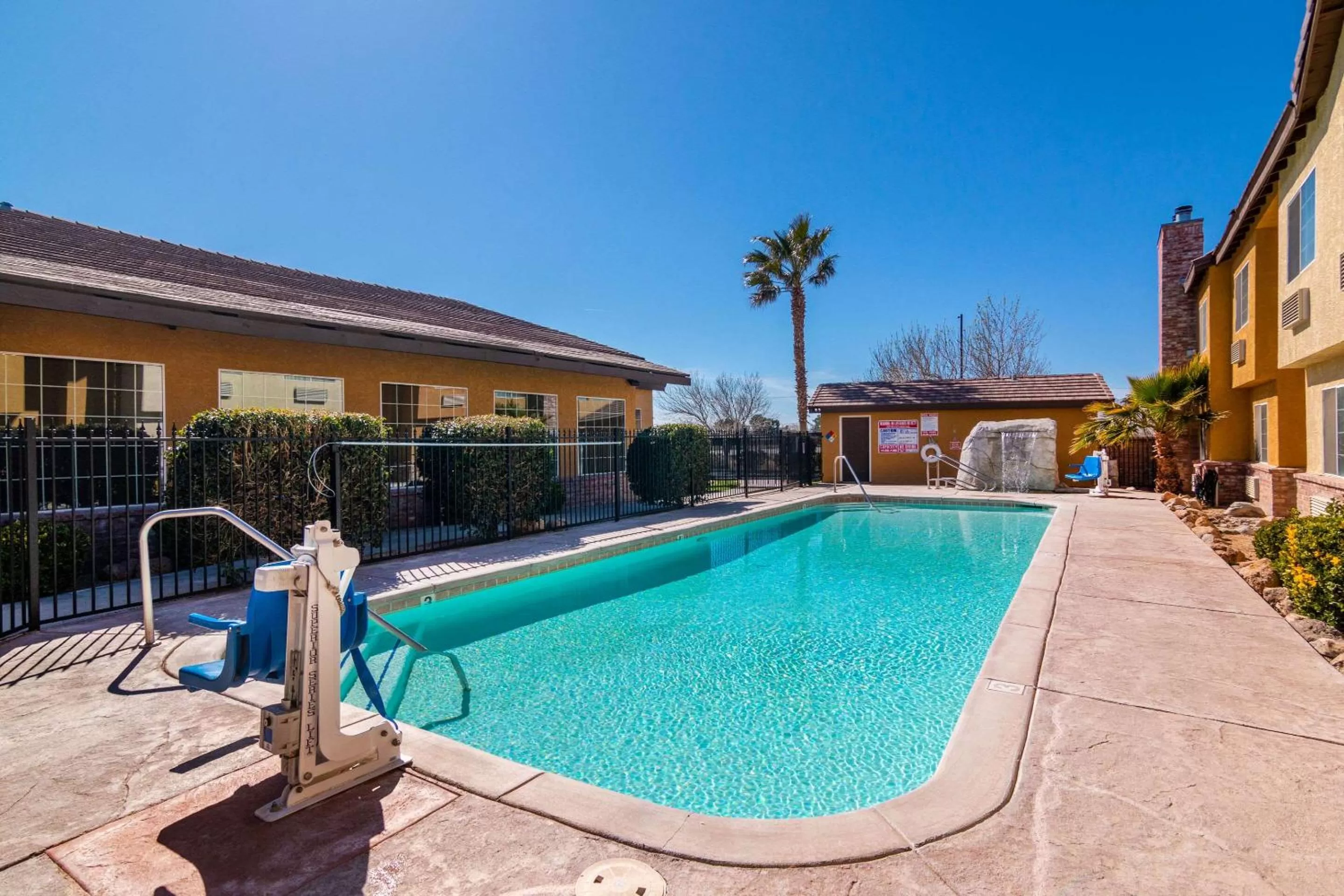 Hot Tub in Comfort Inn & Suites Mojave