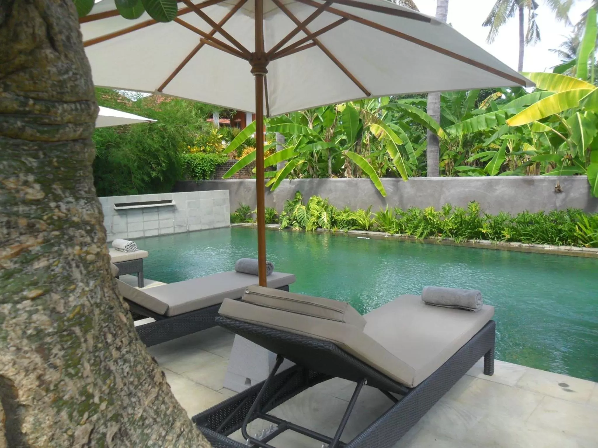 Swimming pool in Ju'Blu Hotel