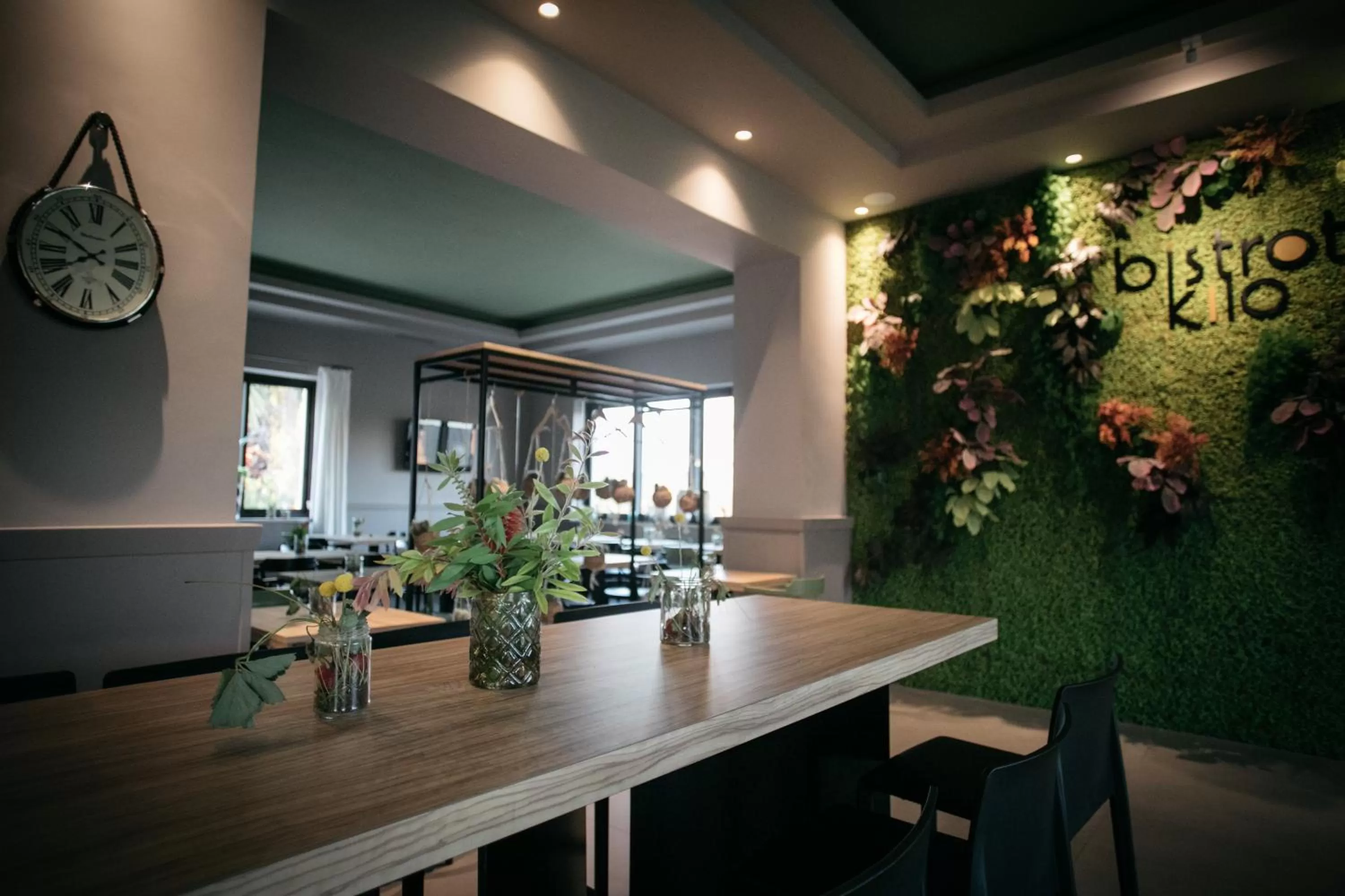 Restaurant/places to eat in Hotel Aloisi