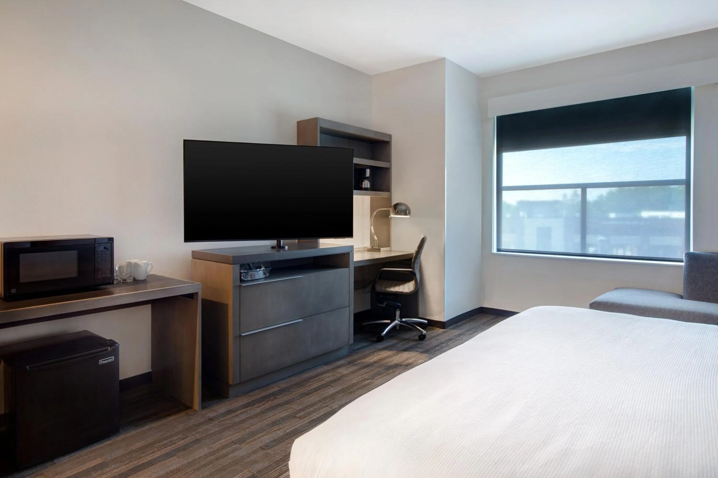 Bedroom, Bed in Hyatt House Mall Of America Msp Airport