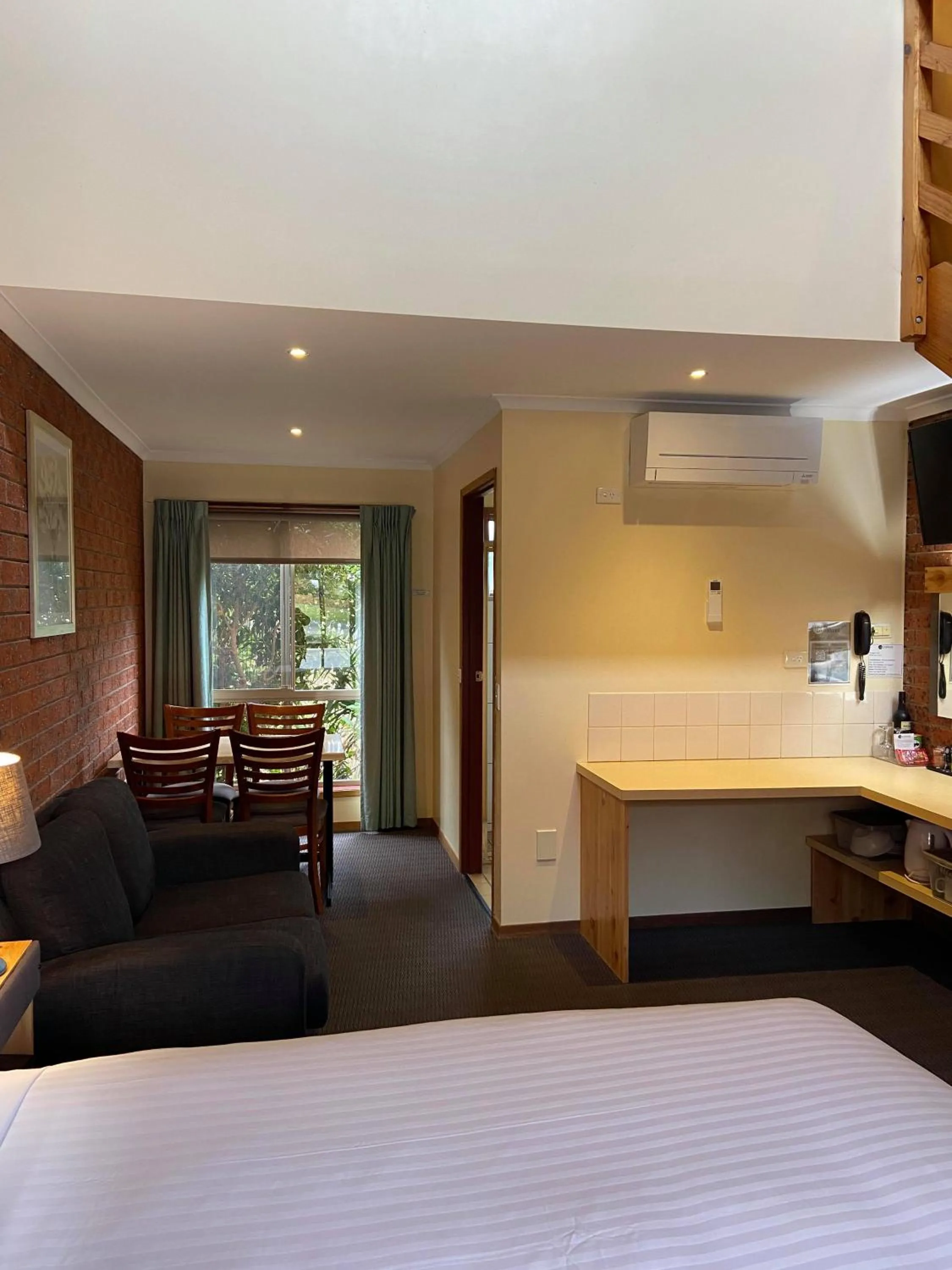 Seating area in AAt 28 Goldsmith Motel