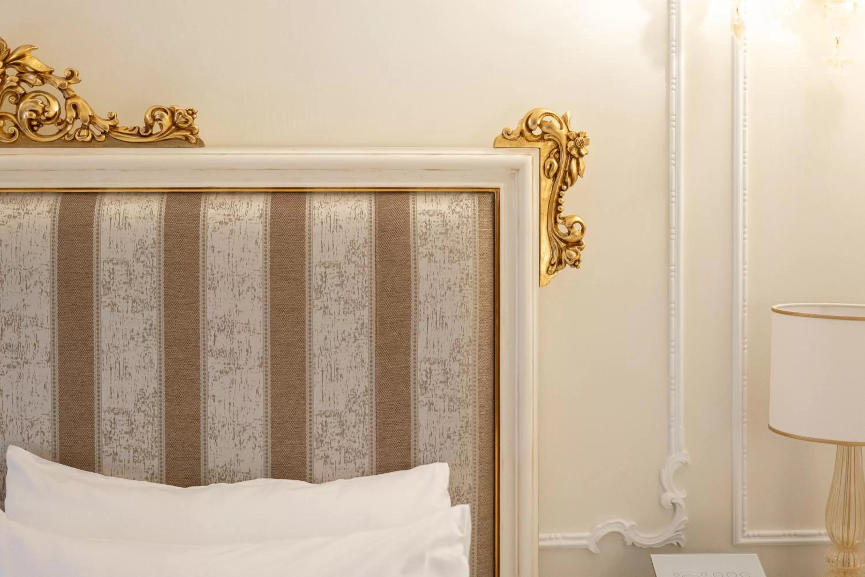 Bedroom, Bed in Ca' Bonfadini Historic Experience