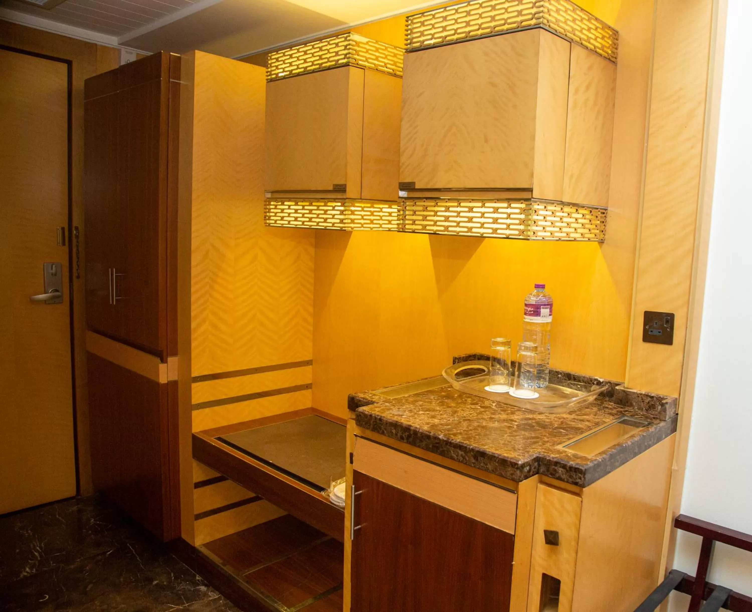 Coffee/tea facilities in Marco Polo Hotel