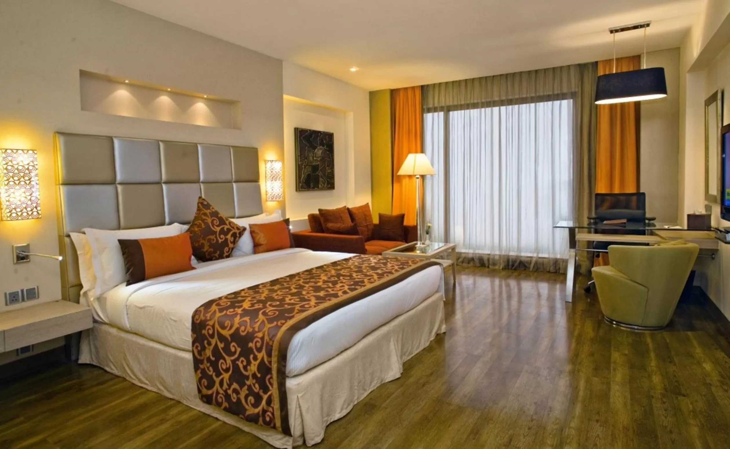 Photo of the whole room, Bed in The Sonnet Kolkata