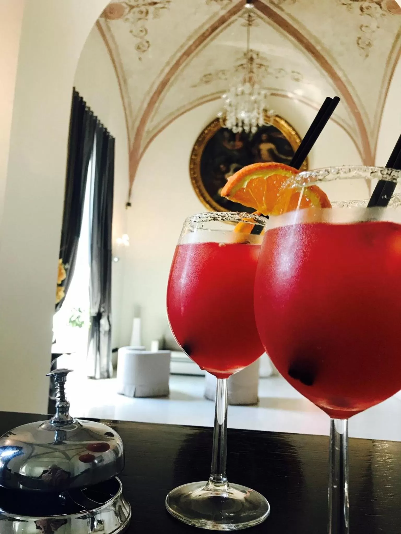 Communal lounge/ TV room in Miglio d'Oro Park Hotel