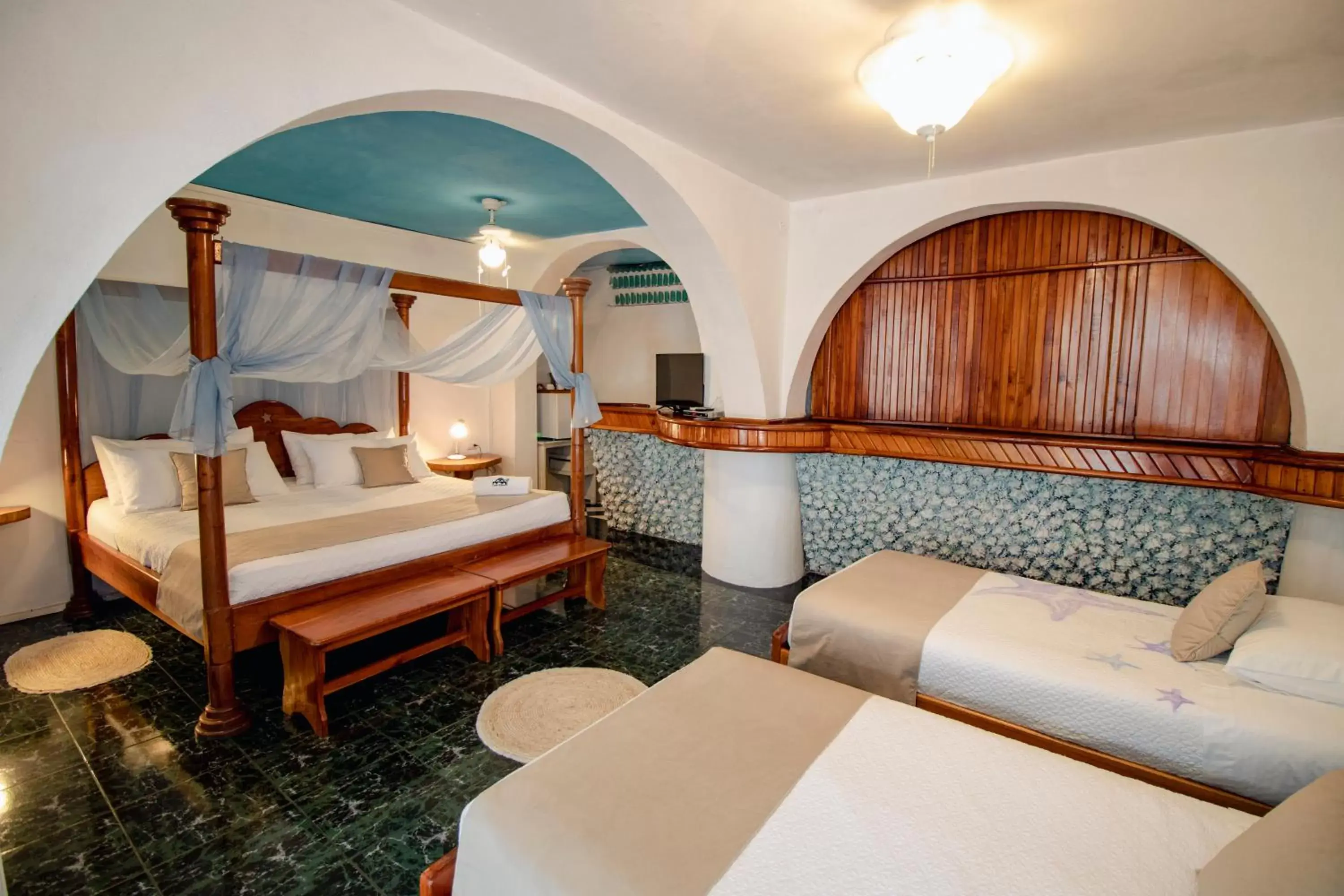 Standard Family Room in Hotel Casa Blanca Standard Family Room in Hotel Casa Blanca