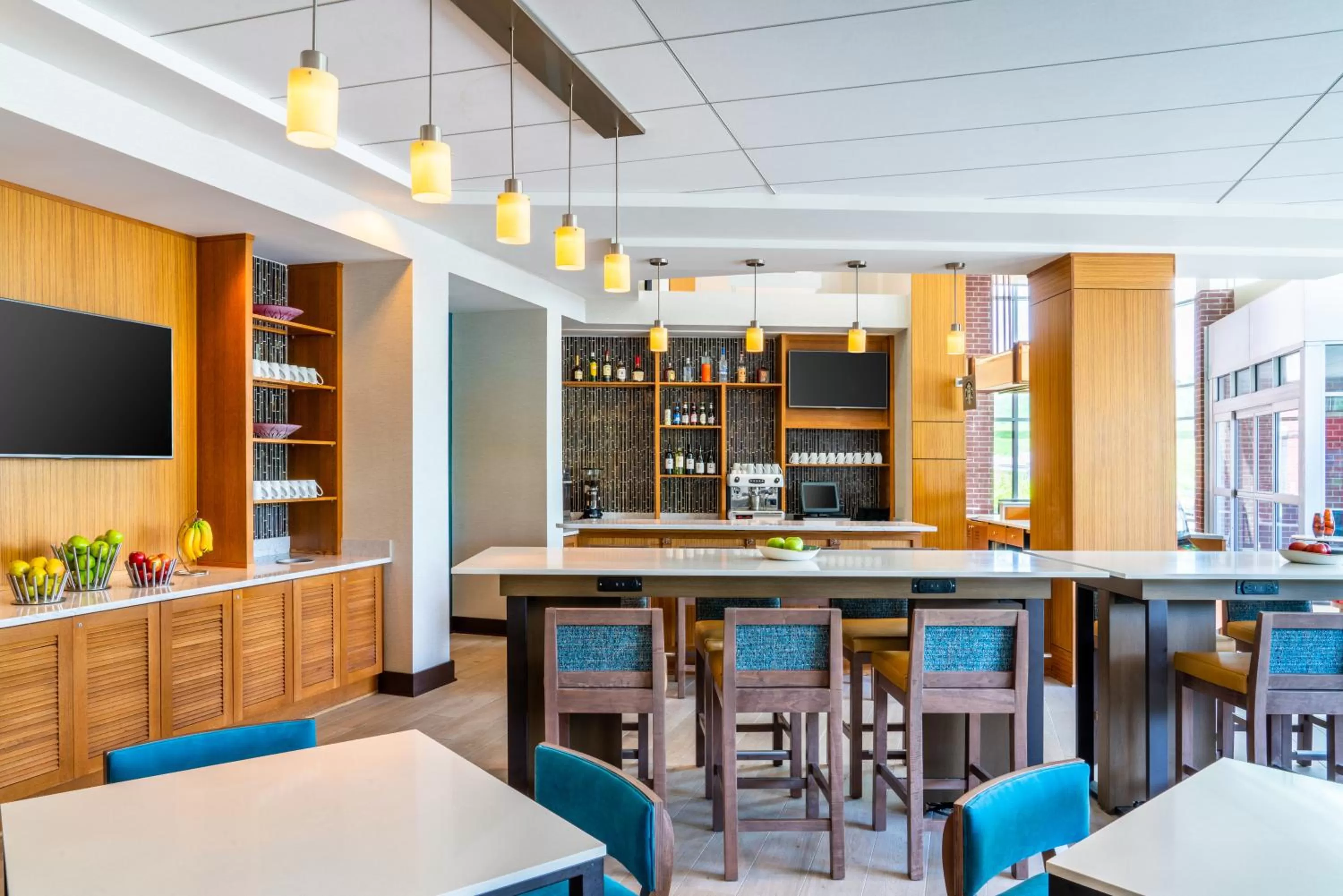 Coffee/tea facilities in Hyatt Place at The Hollywood Casino Pittsburgh South