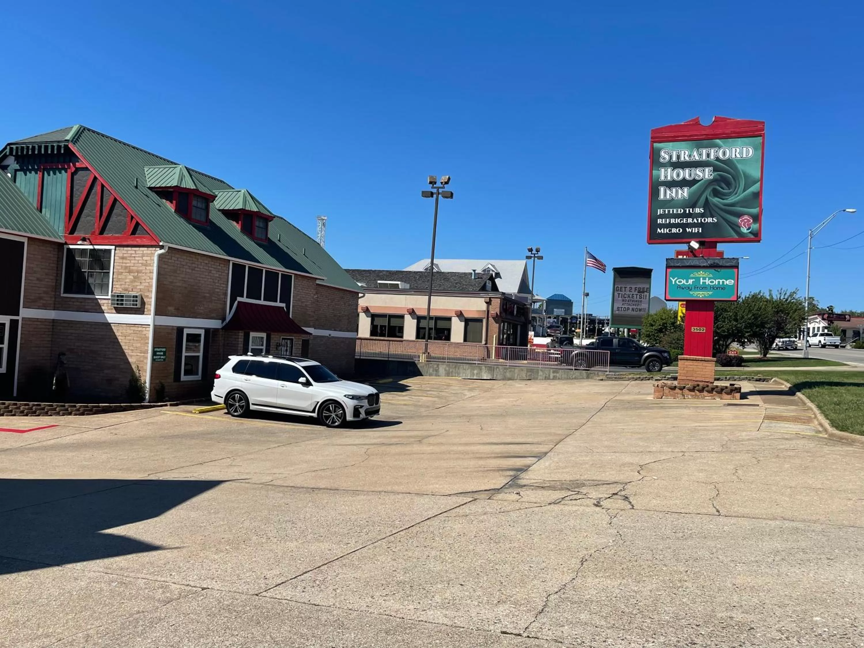 Property building in Stratford House Inn