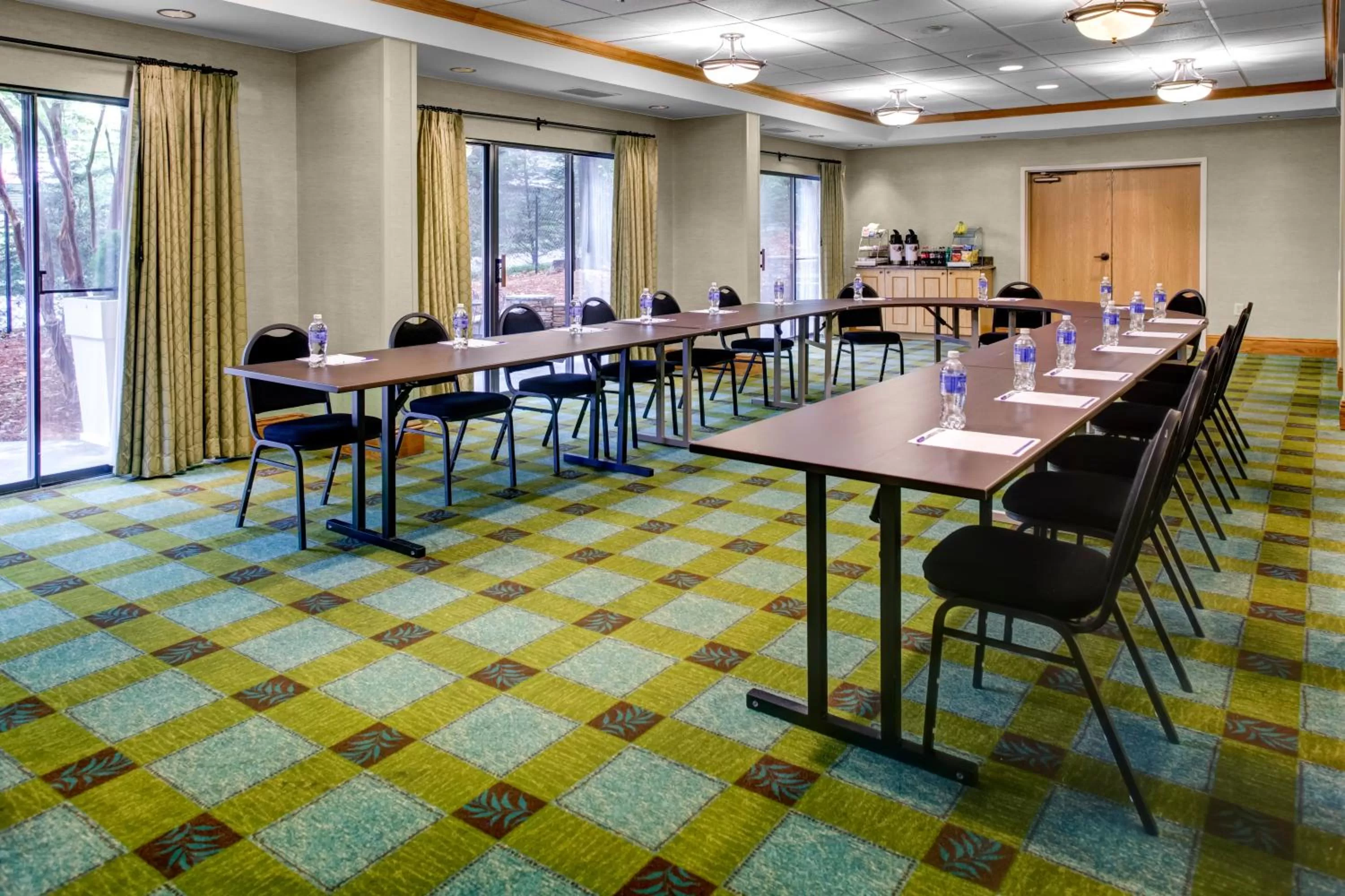 Meeting/conference room in Holiday Inn Express Hotel & Suites Atlanta Buckhead by IHG