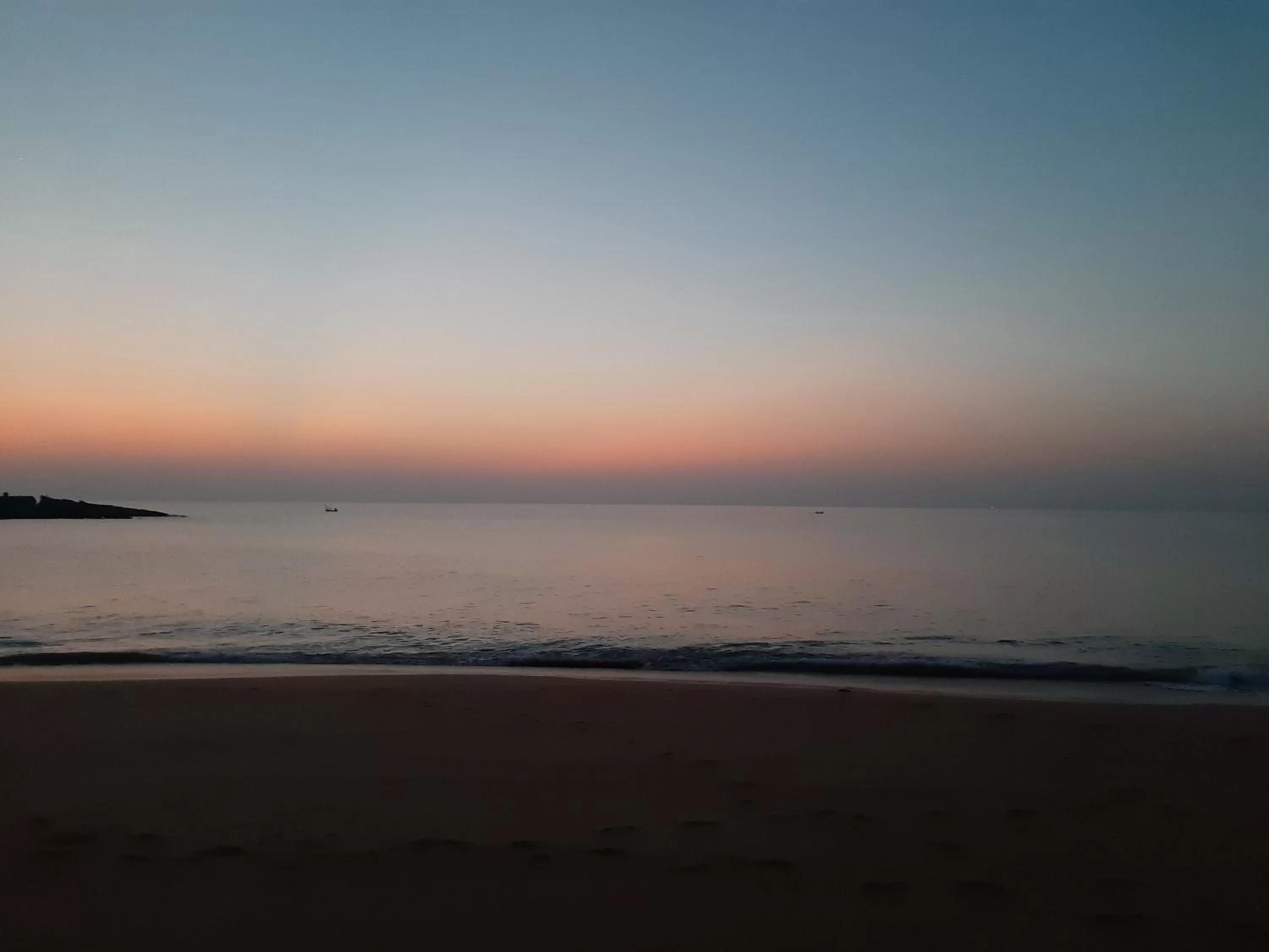 Beach in Red Earth - Gokarna