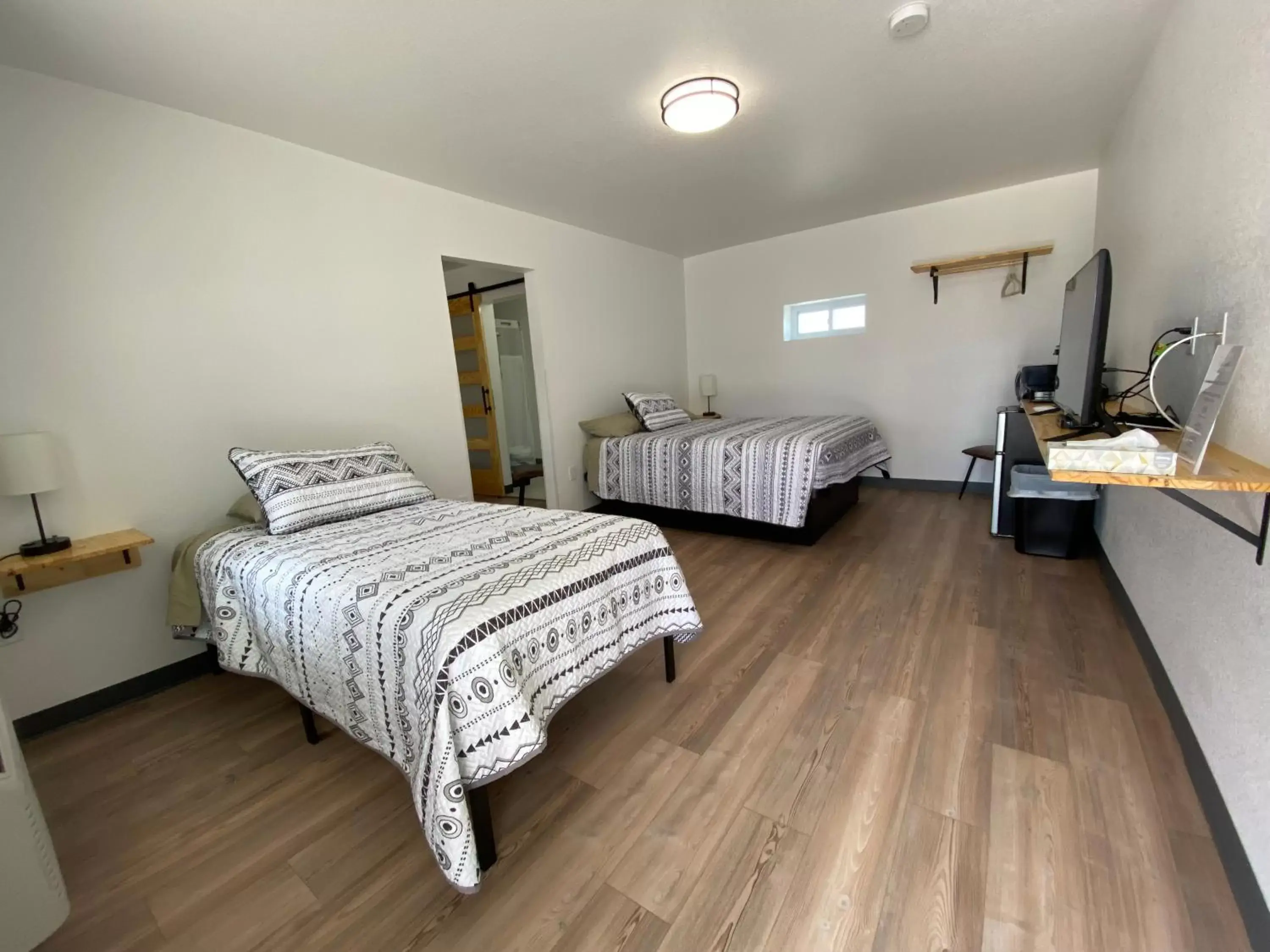 Deluxe Suite - single occupancy in The Sage Motel Deluxe Suite - single occupancy in The Sage Motel