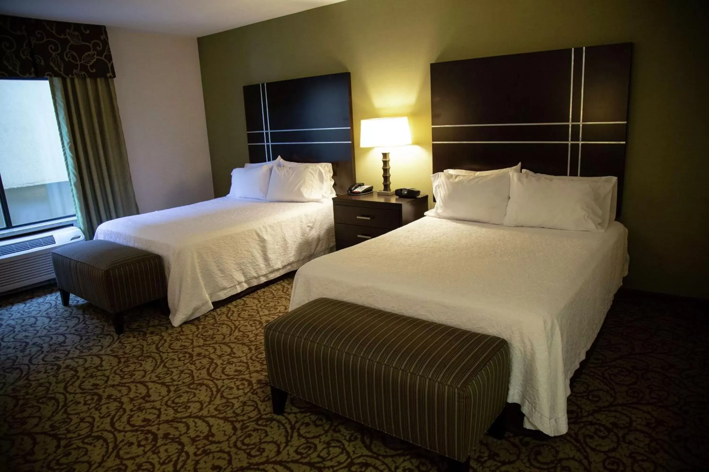 Queen Room with Two Queen Beds - Mobility and Hearing Access/Non-Smoking in Hampton Inn & Suites Sharon Queen Room with Two Queen Beds - Mobility and Hearing Access/Non-Smoking in Hampton Inn & Suites Sharon