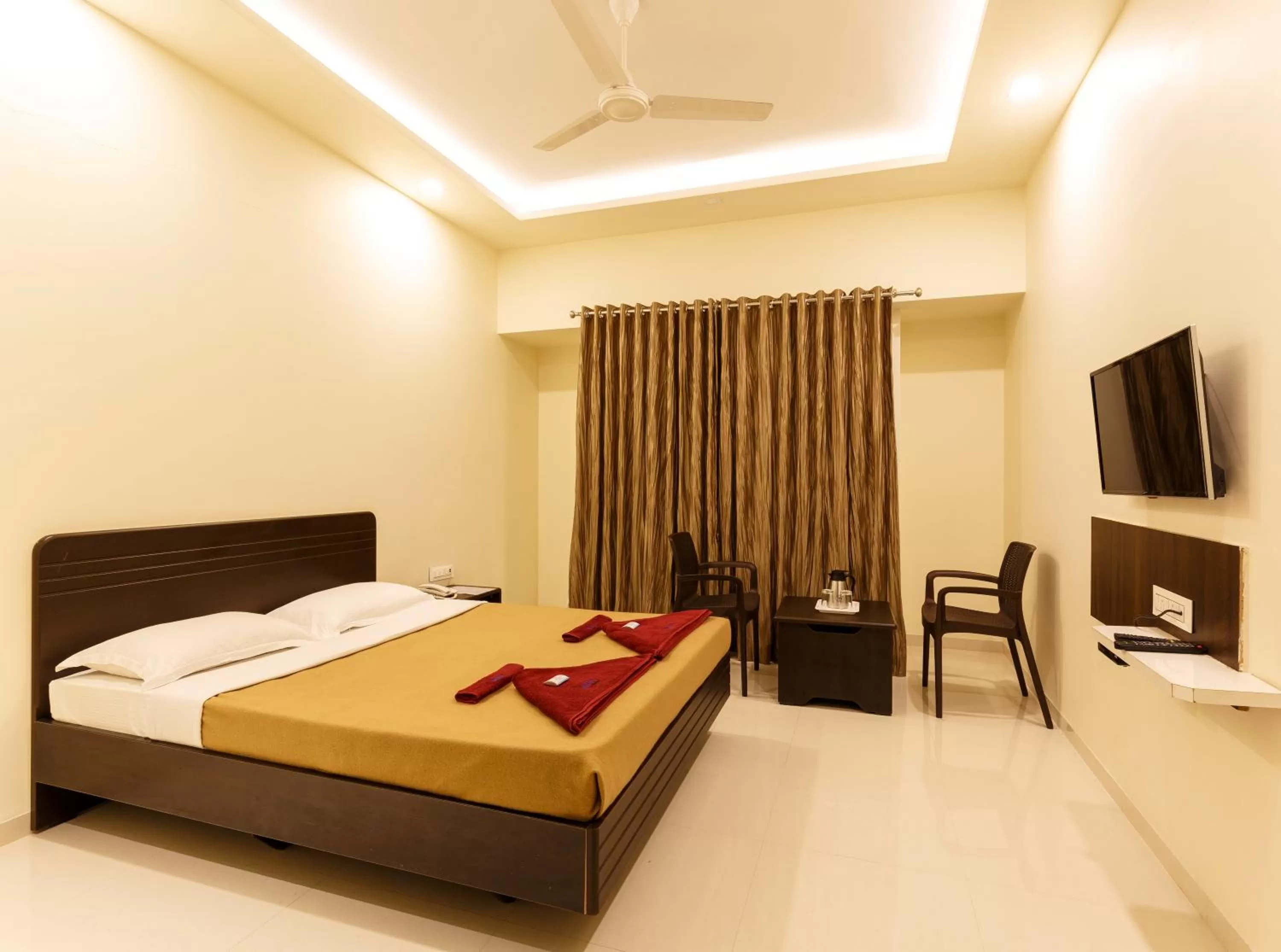 Bedroom, Bed in Hotel Galaxy Inn Kolhapur