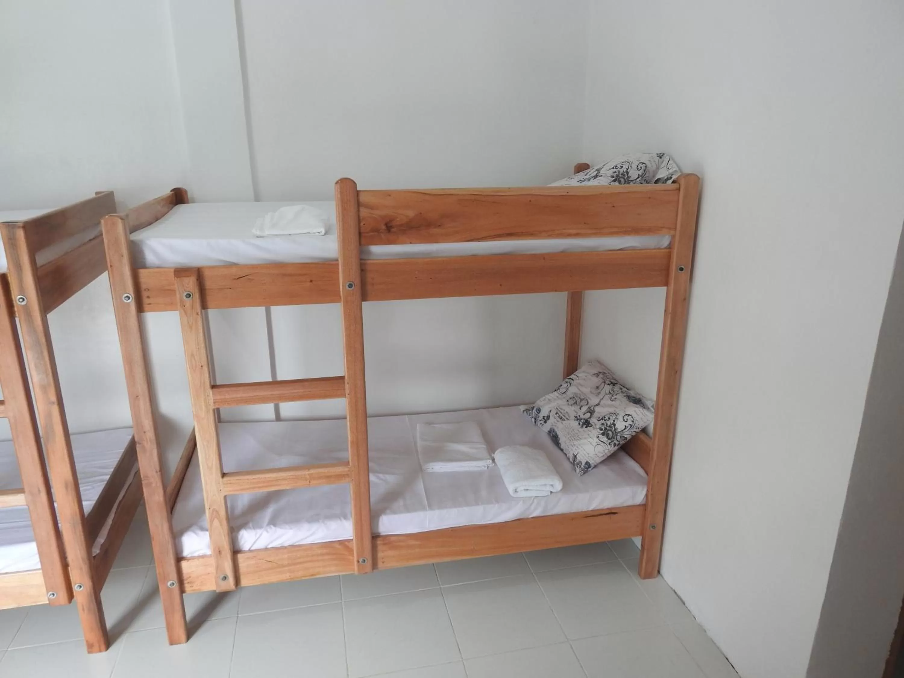 Bunk Bed in Pacifico Seaside Lodge