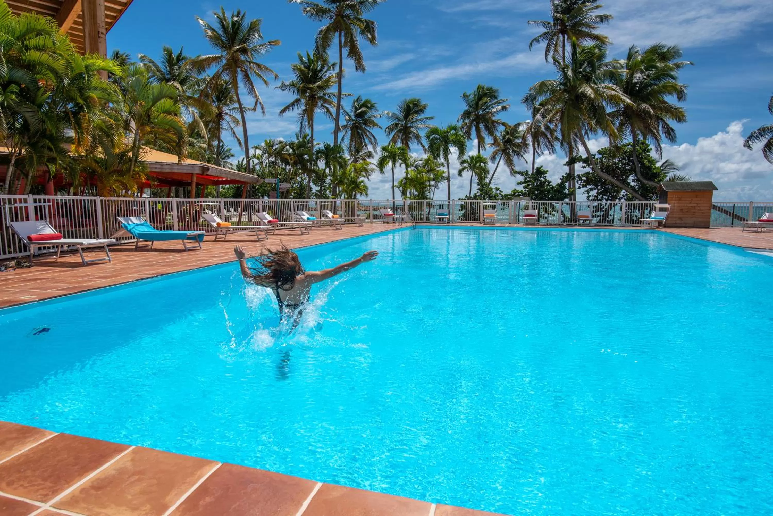 Swimming pool in Hotel Arawak Beach Resort