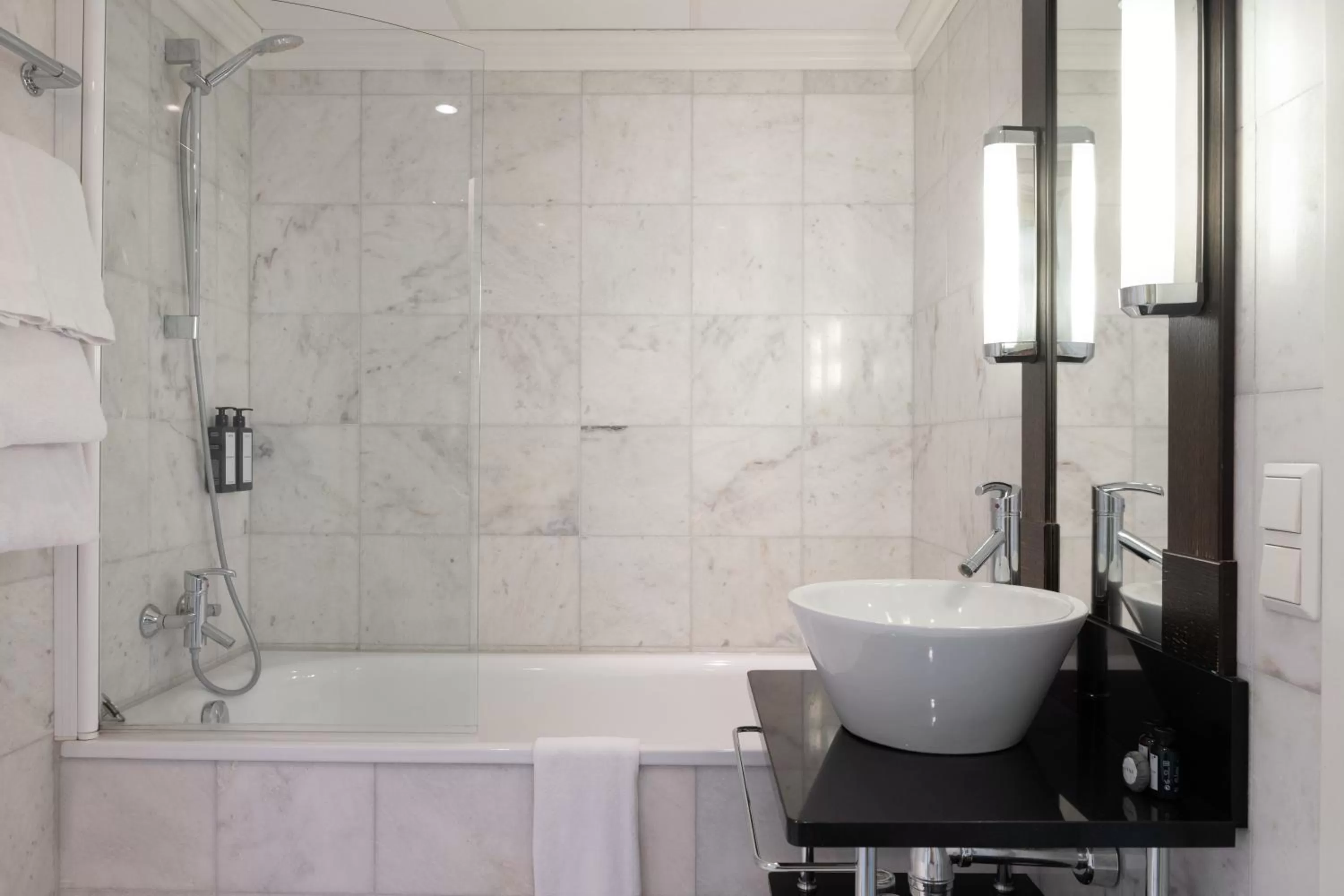 Bathroom in Elite Palace Hotel & Spa