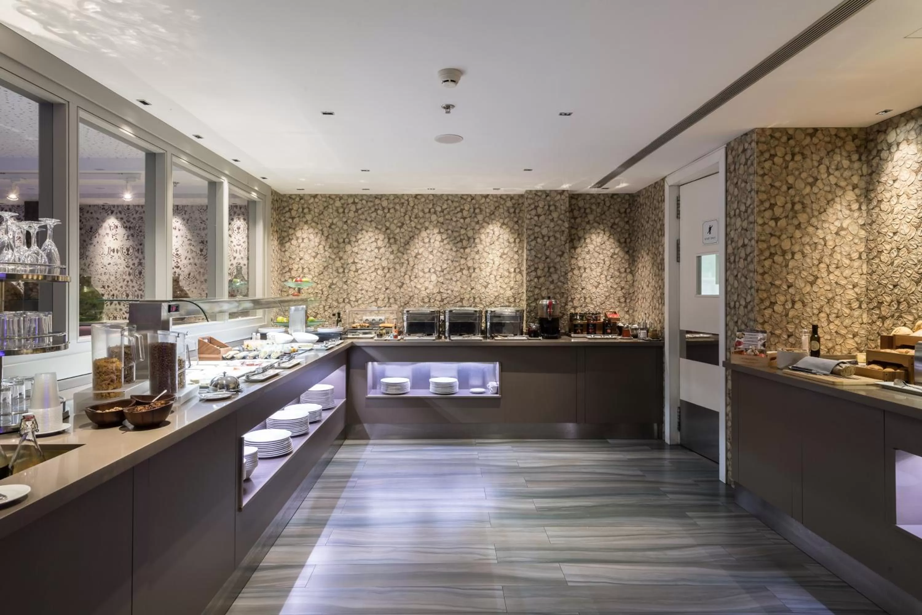 Buffet breakfast in Catalonia Square 4* Sup