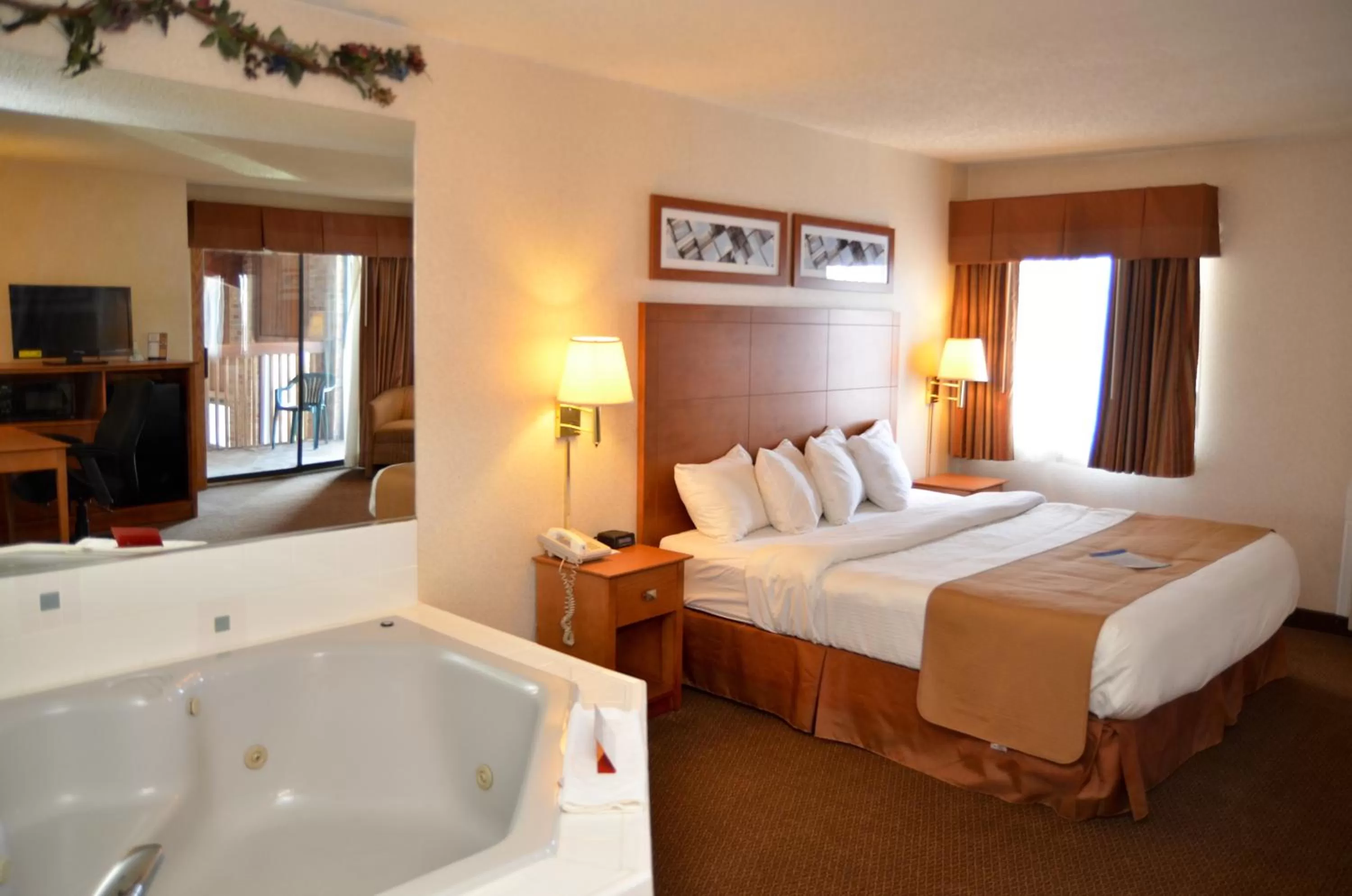 Bathroom, Bed in Baymont by Wyndham Port Huron