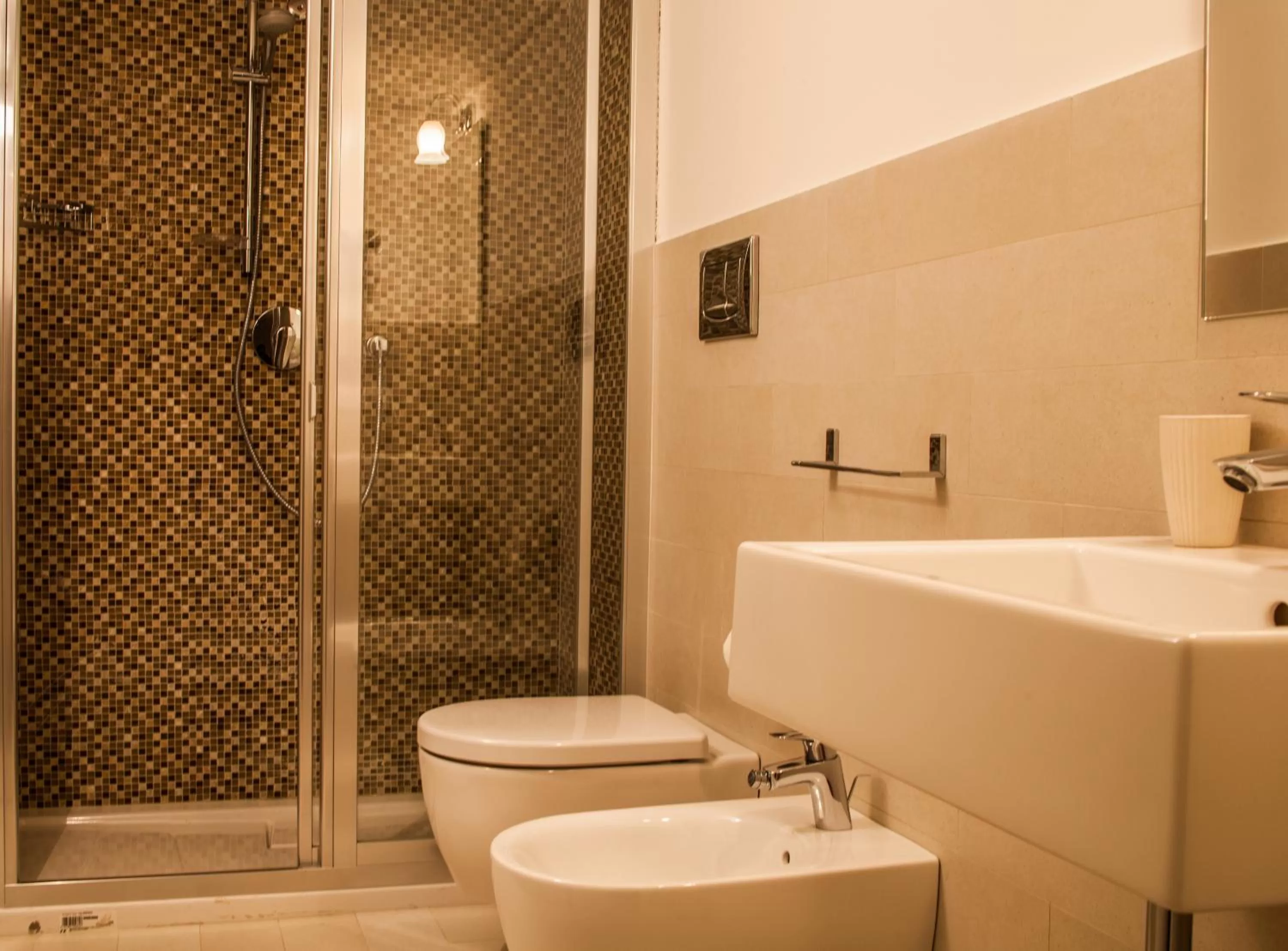 Shower in Central Gallery Rooms- Palazzo D'Ali' Staiti XIX