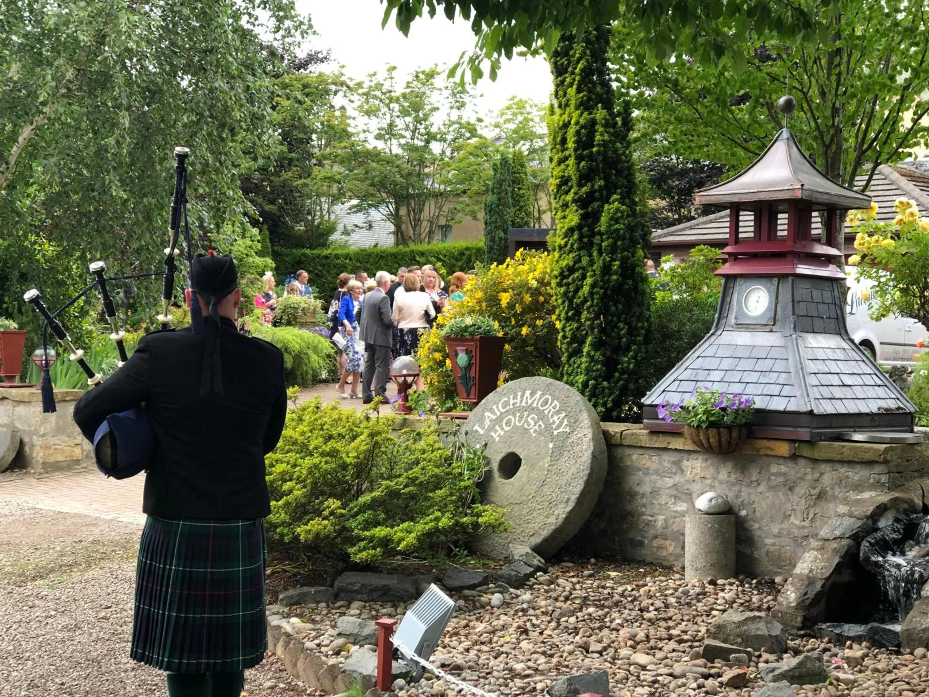 Garden in Laichmoray Hotel