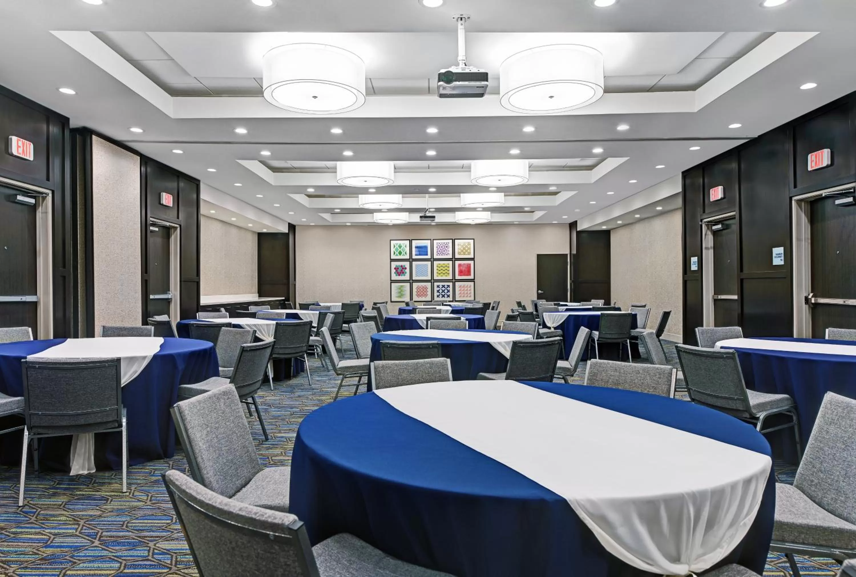 Meeting/conference room in Holiday Inn Express & Suites Memorial – CityCentre by IHG