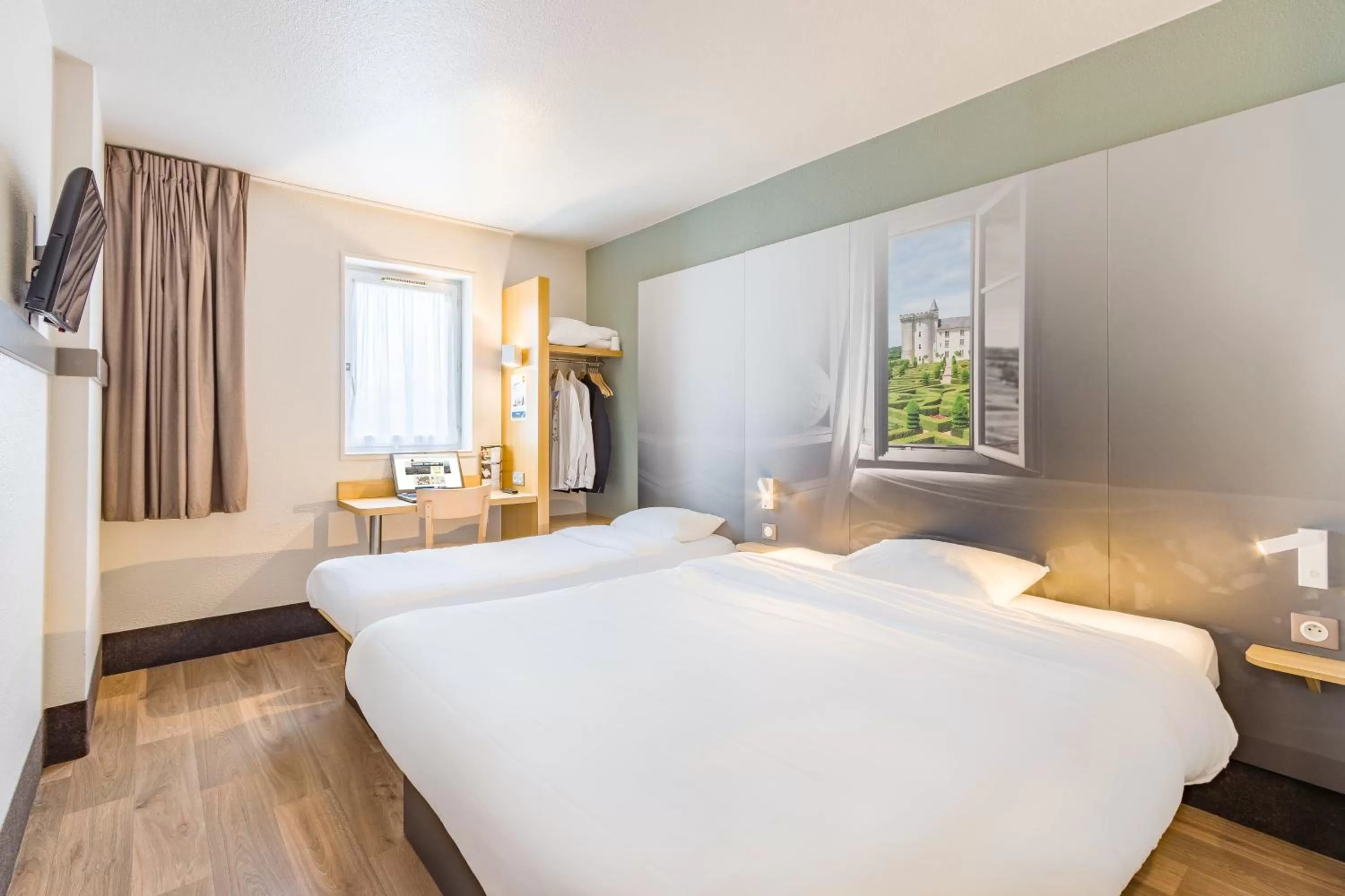 Bedroom, Bed in B&B HOTEL Tours Nord 2 La petite Arche