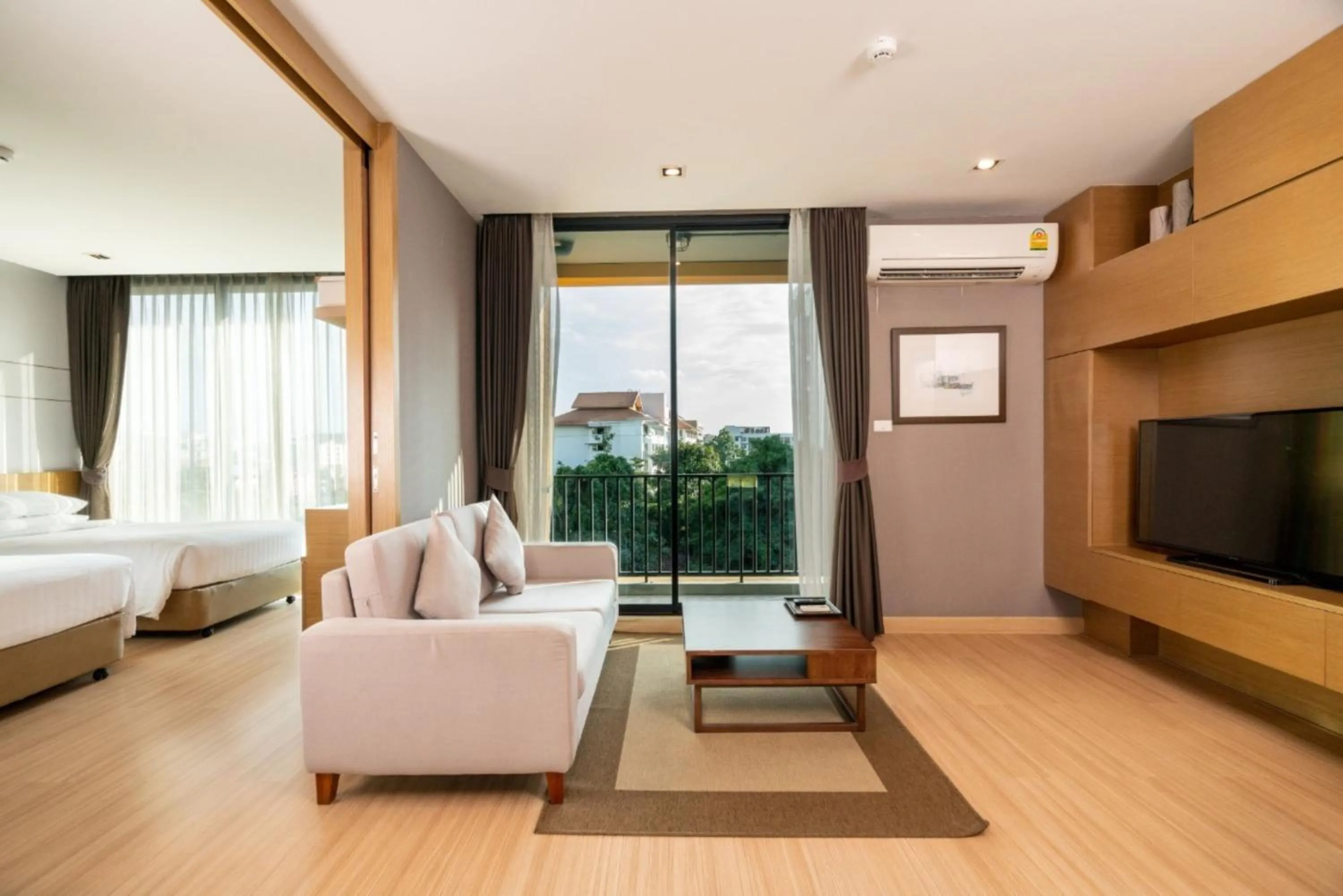 View (from property/room), Bed in Sanae' Hotel Nimman