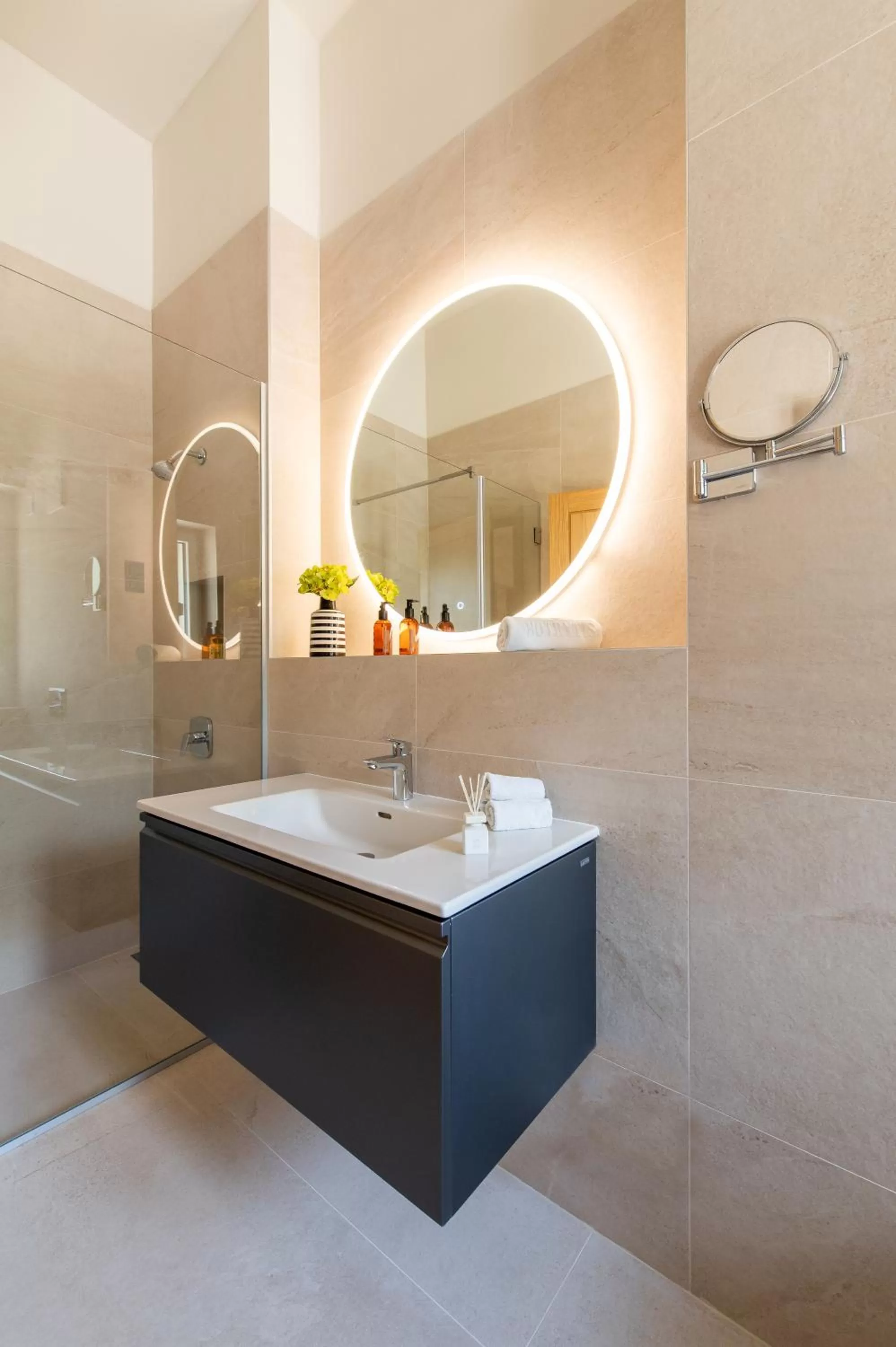 Bathroom in Botrytis Borhotel