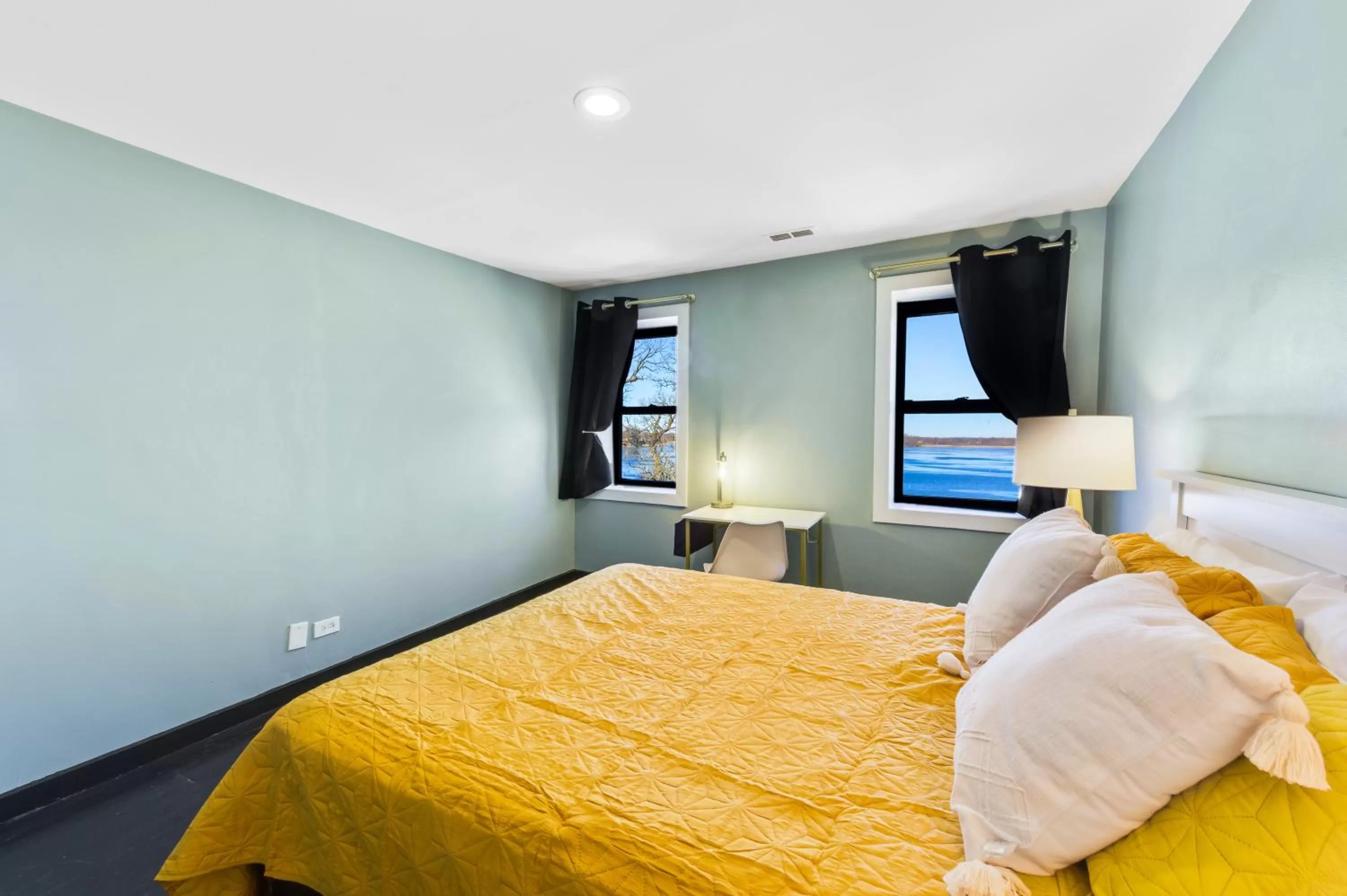 Bed in Randolph Hotel