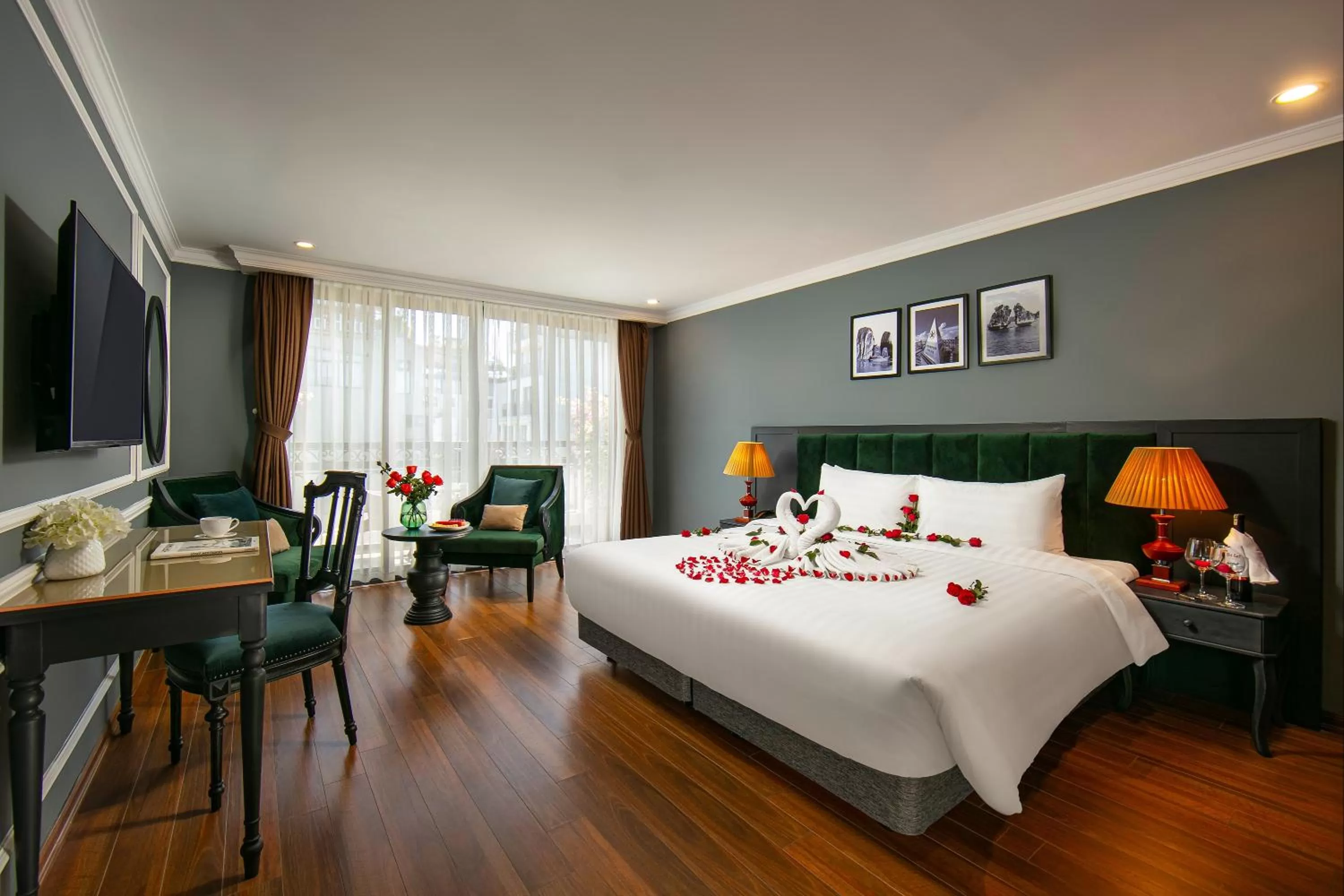 Photo of the whole room in La Selva Premium Hotel