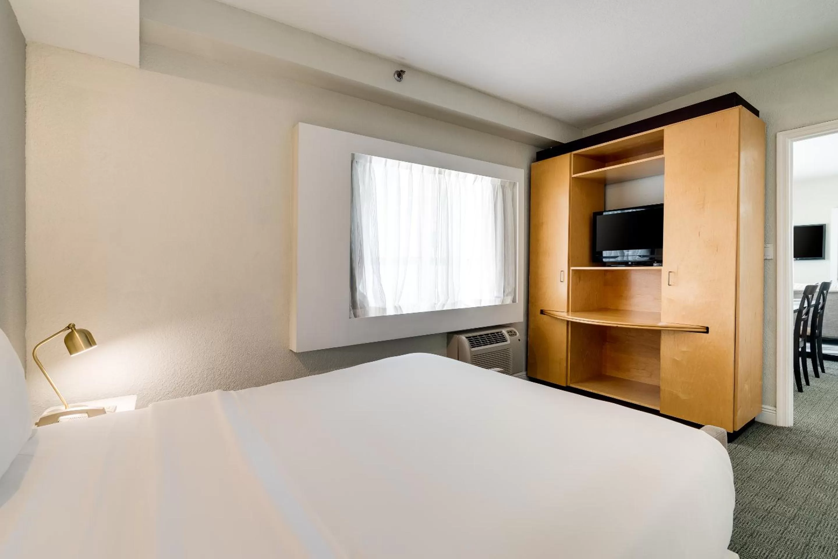 Bedroom, Bed in Crest Hotel Suites