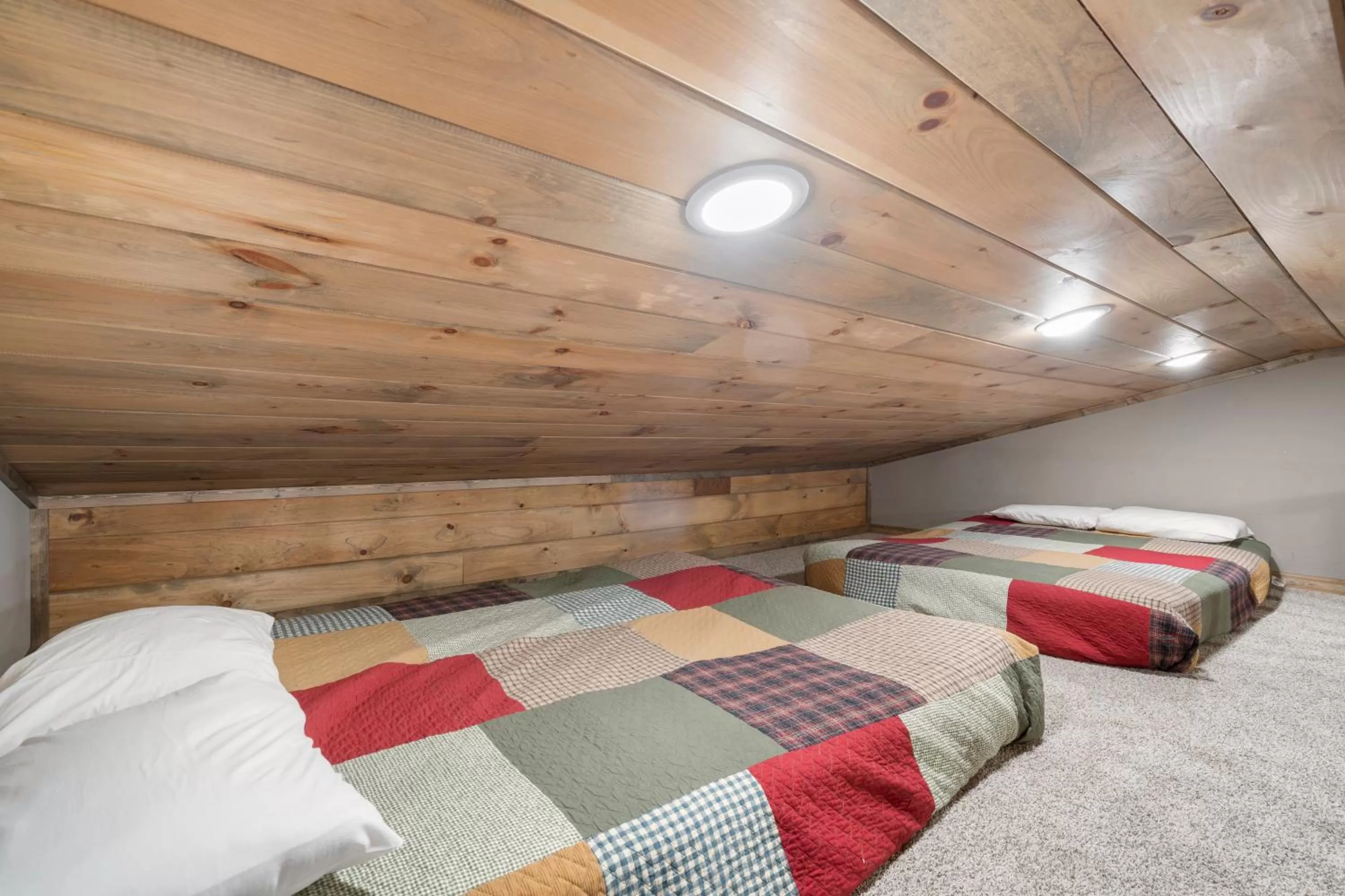 Bed in Table Rock Resorts at Indian Point