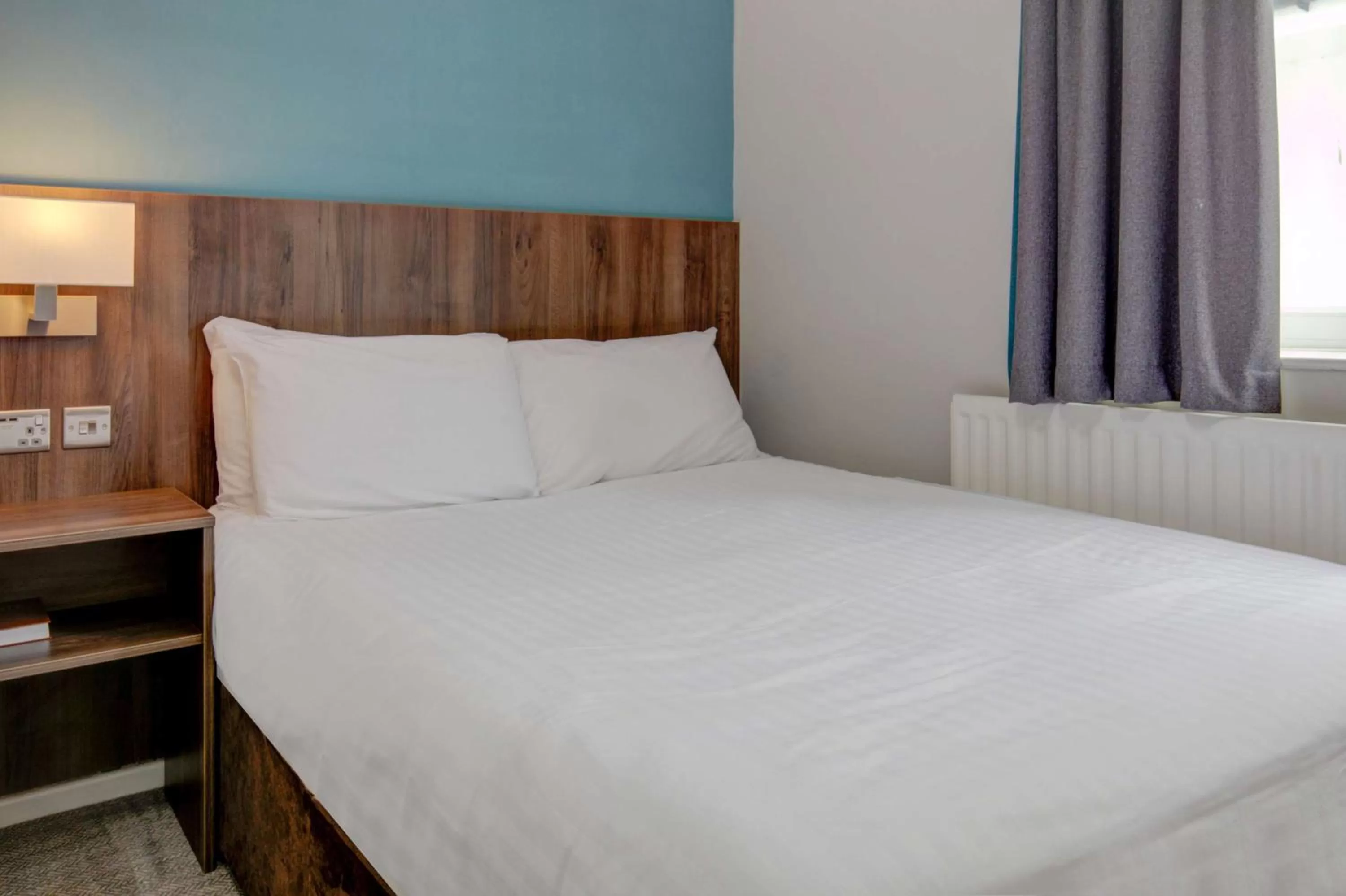 Bedroom, Bed in The Jephson Hotel; BW Signature Collection