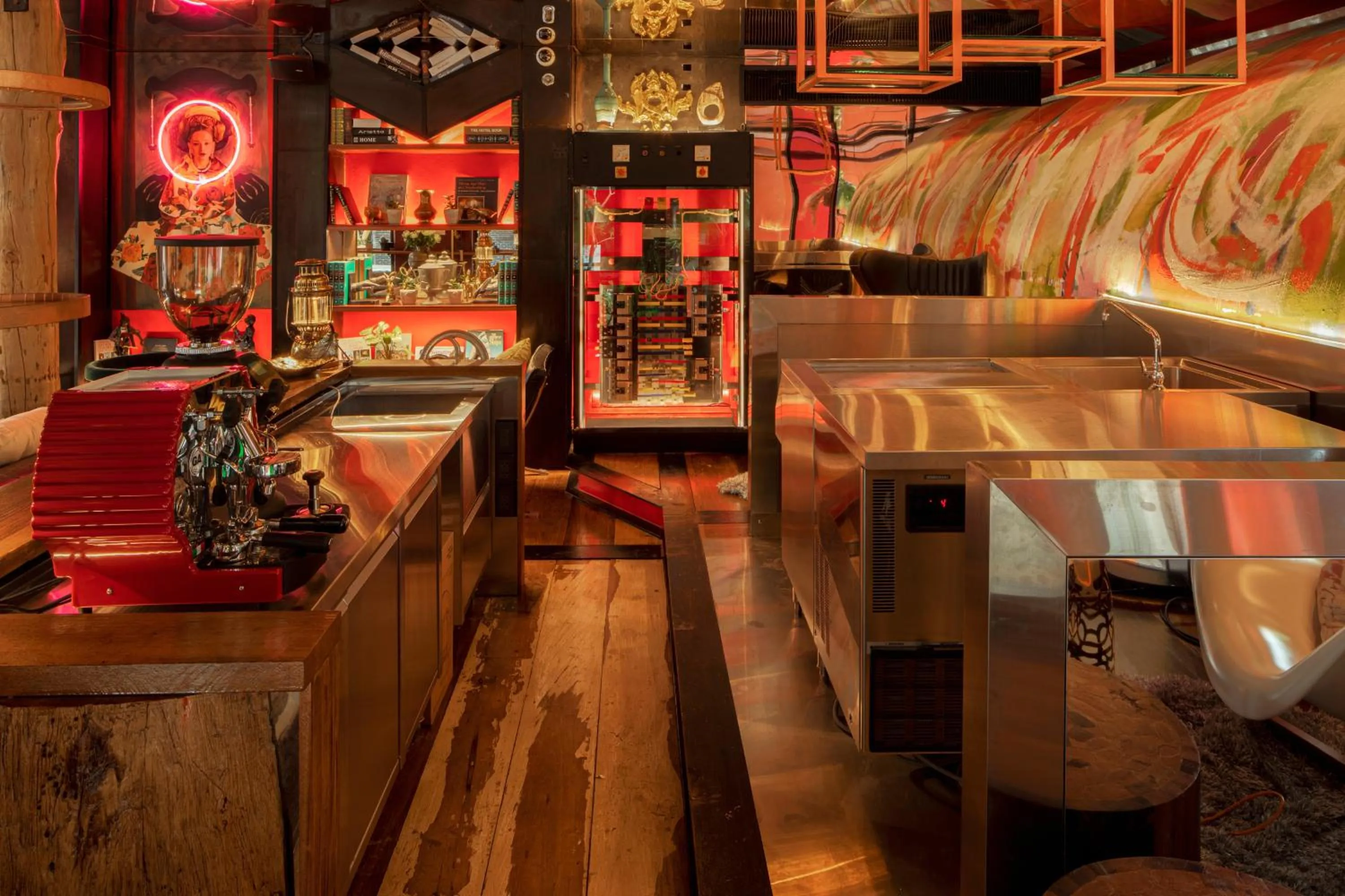 Restaurant/places to eat in MeStyle Museum Hotel