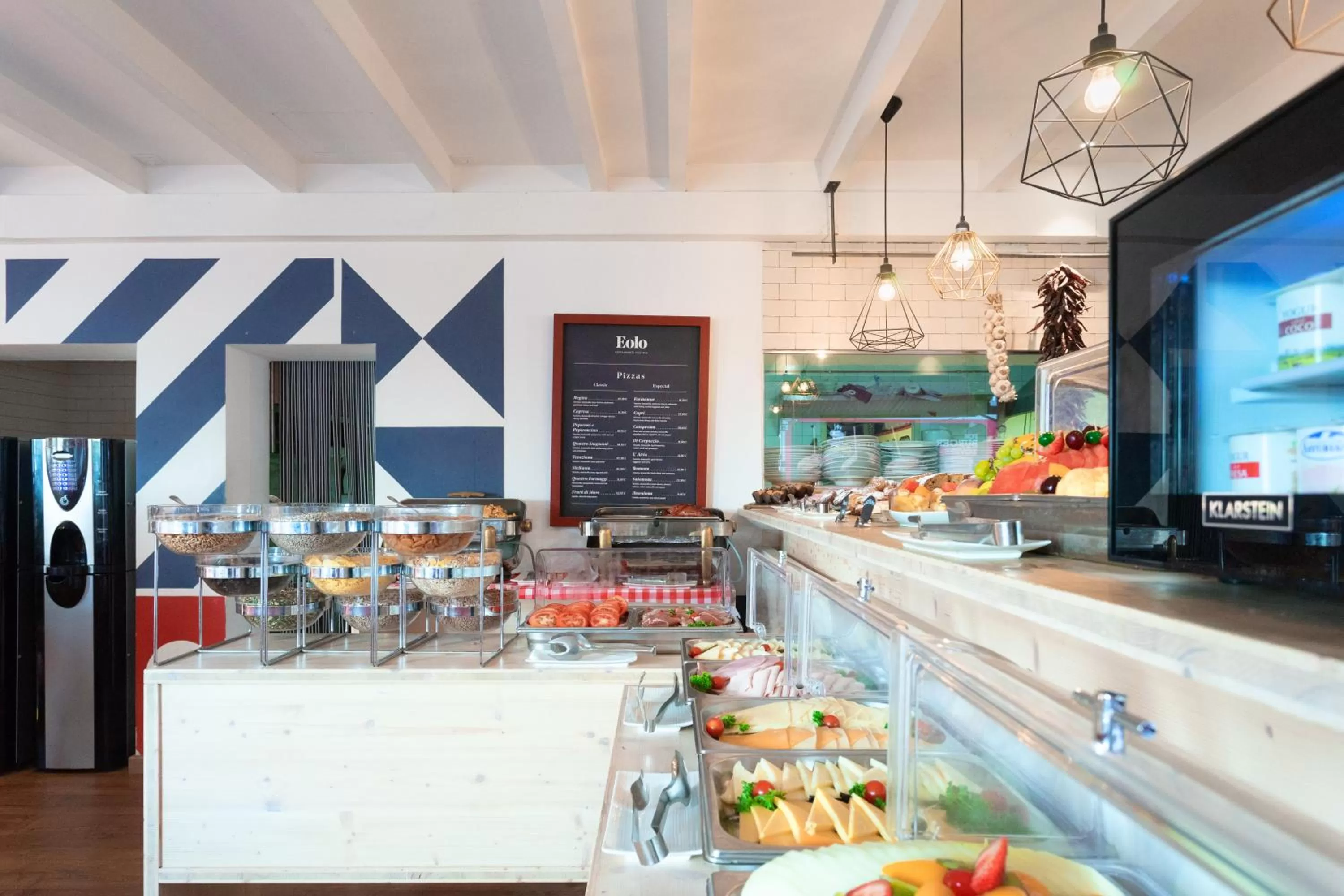 Breakfast in Hotel Eolo