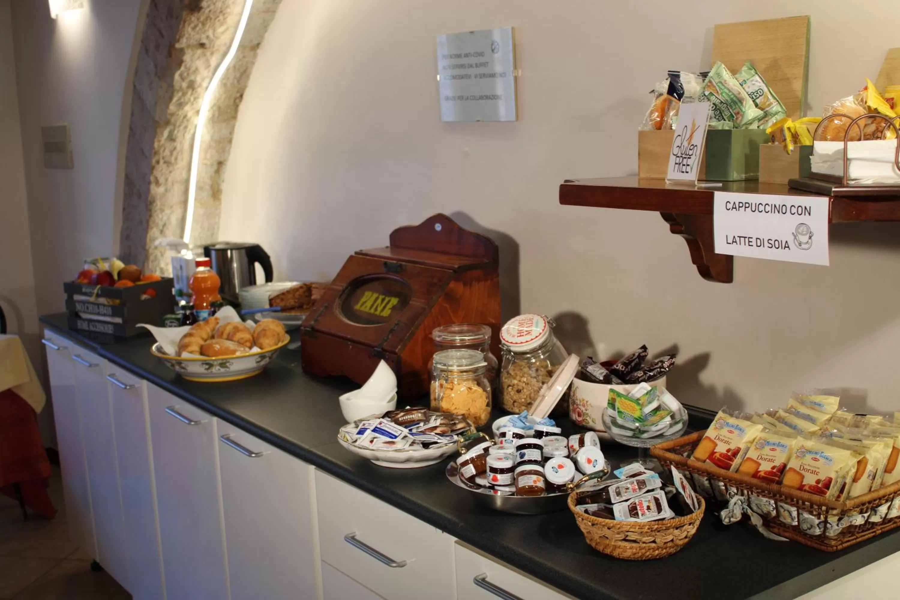 Buffet breakfast in Hotel San Rufino