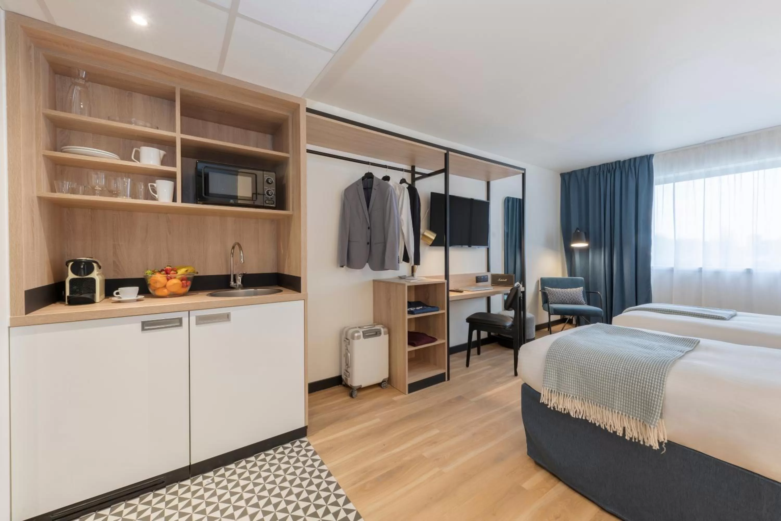 Kitchen or kitchenette, Bed in Tulip Residences Joinville-Le-Pont