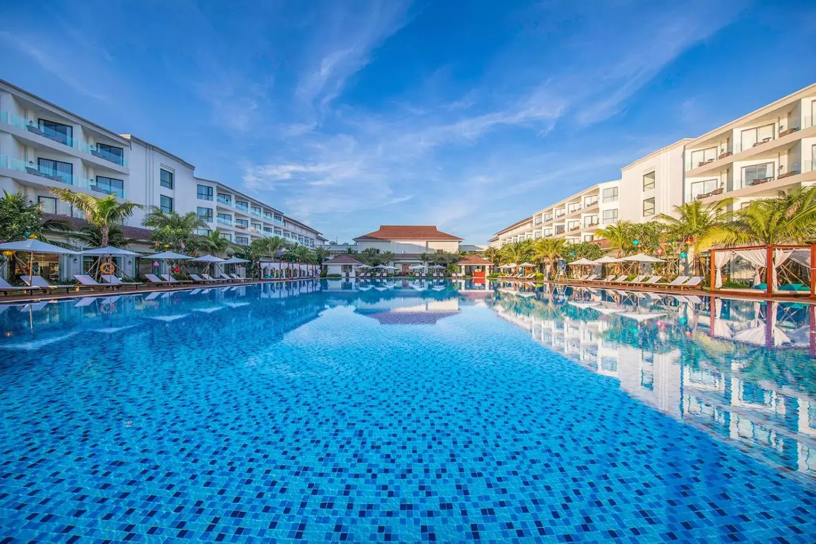 Swimming Pool in Vinpearl Resort & Spa Hoi An Swimming Pool in Vinpearl Resort & Spa Hoi An