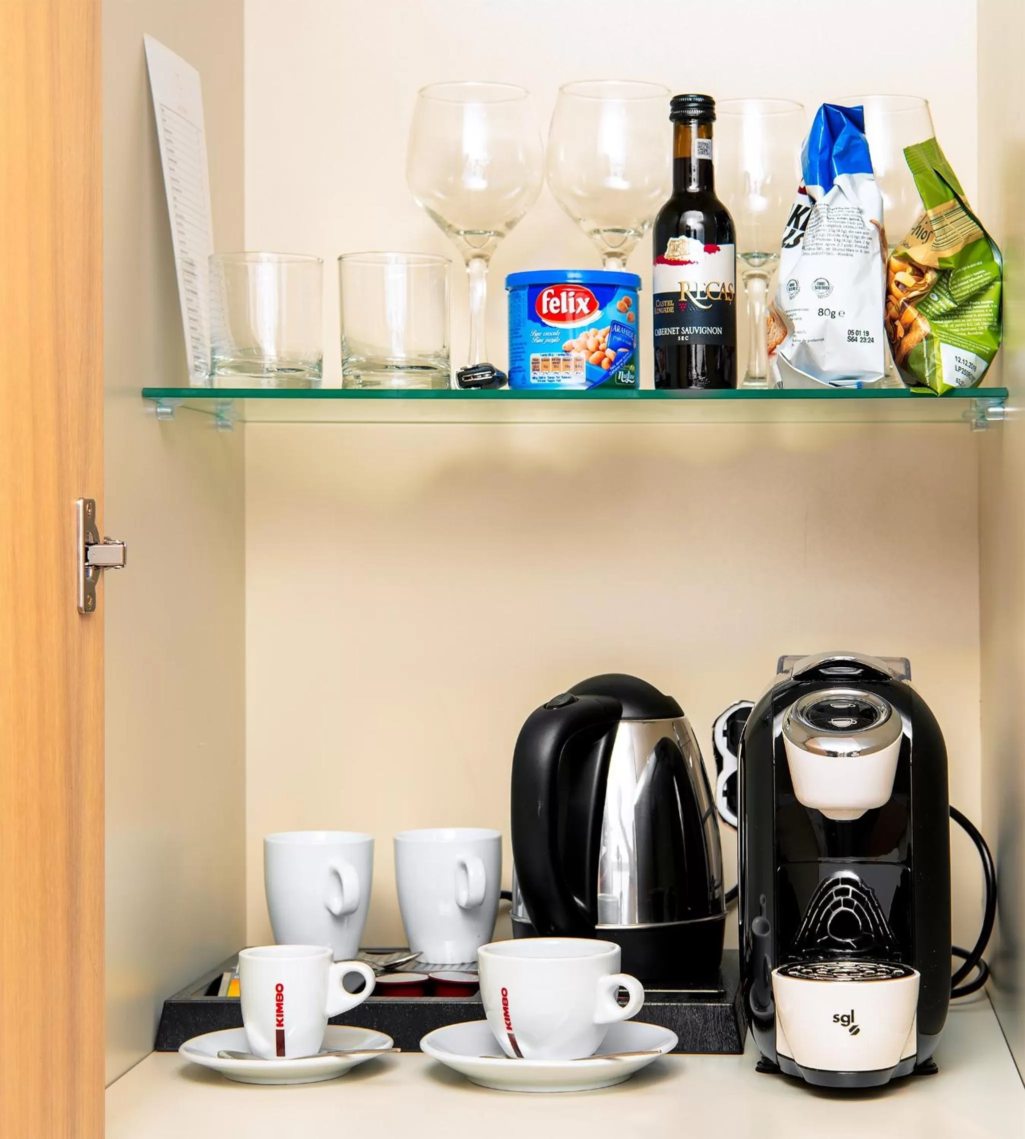 Coffee/tea facilities in Tresor Le Palais Timisoara, Curio Collection by Hilton