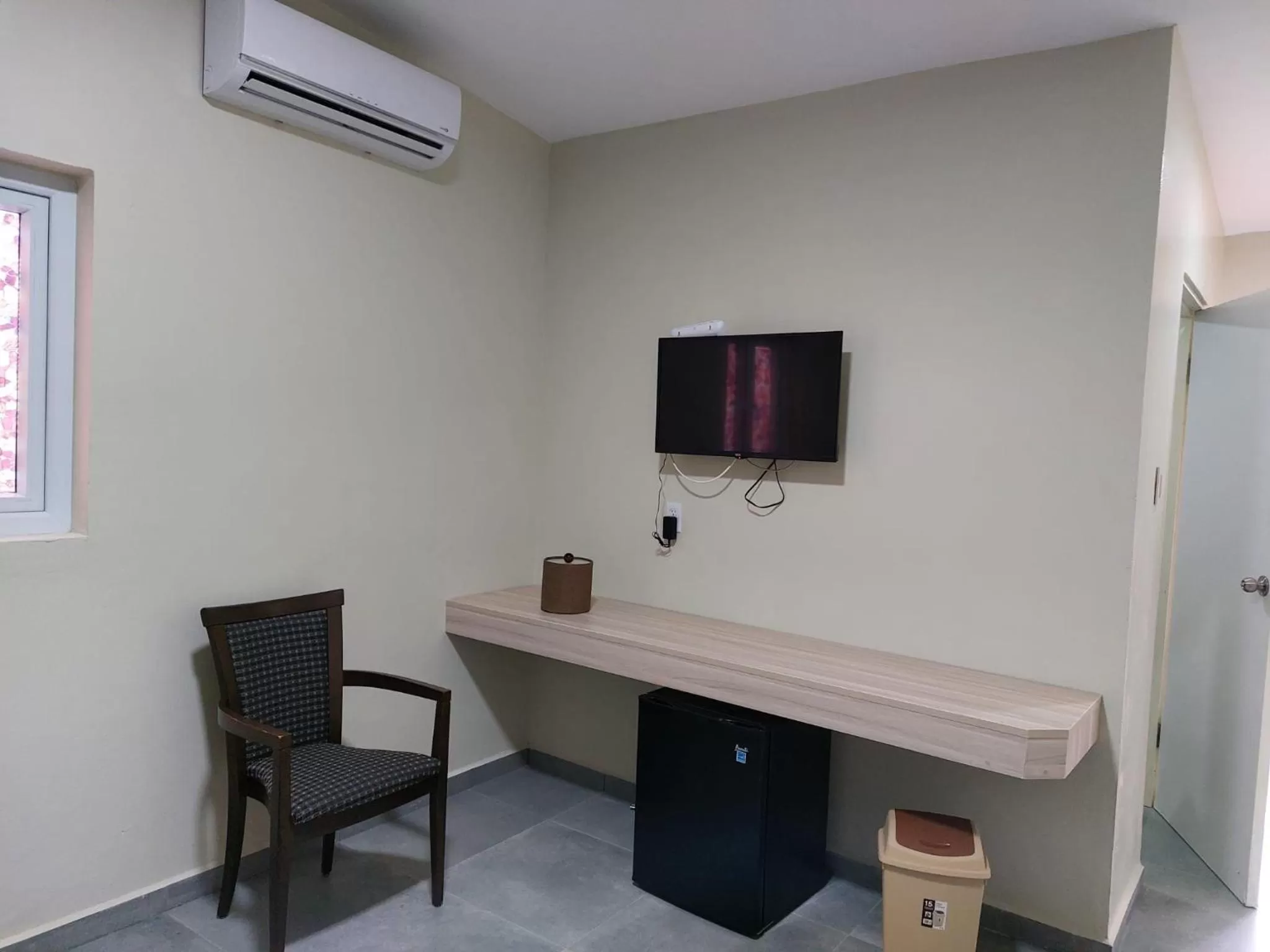 TV/Entertainment Center in Curasita colour Appartments