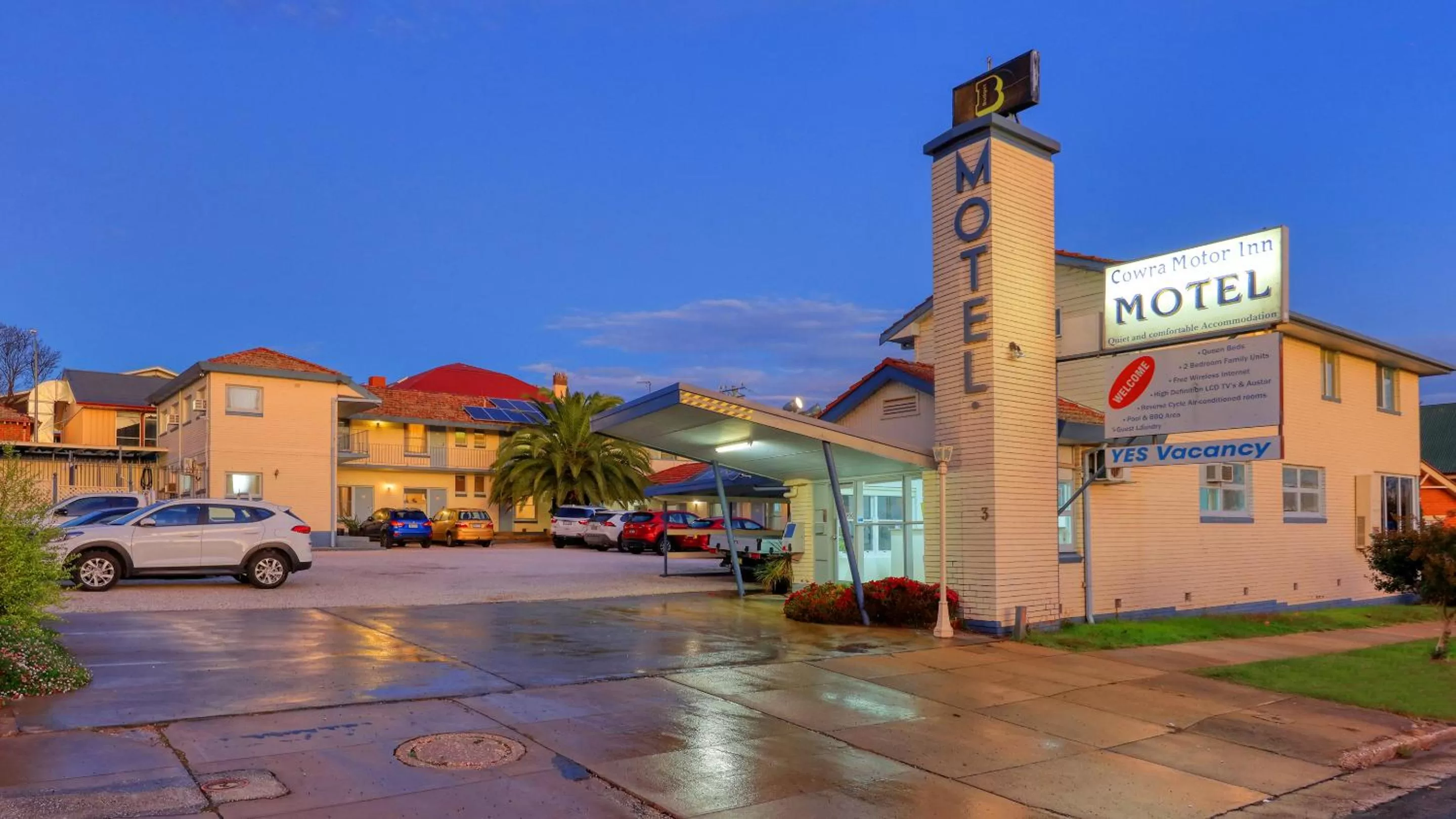 Property building in Cowra Motor Inn