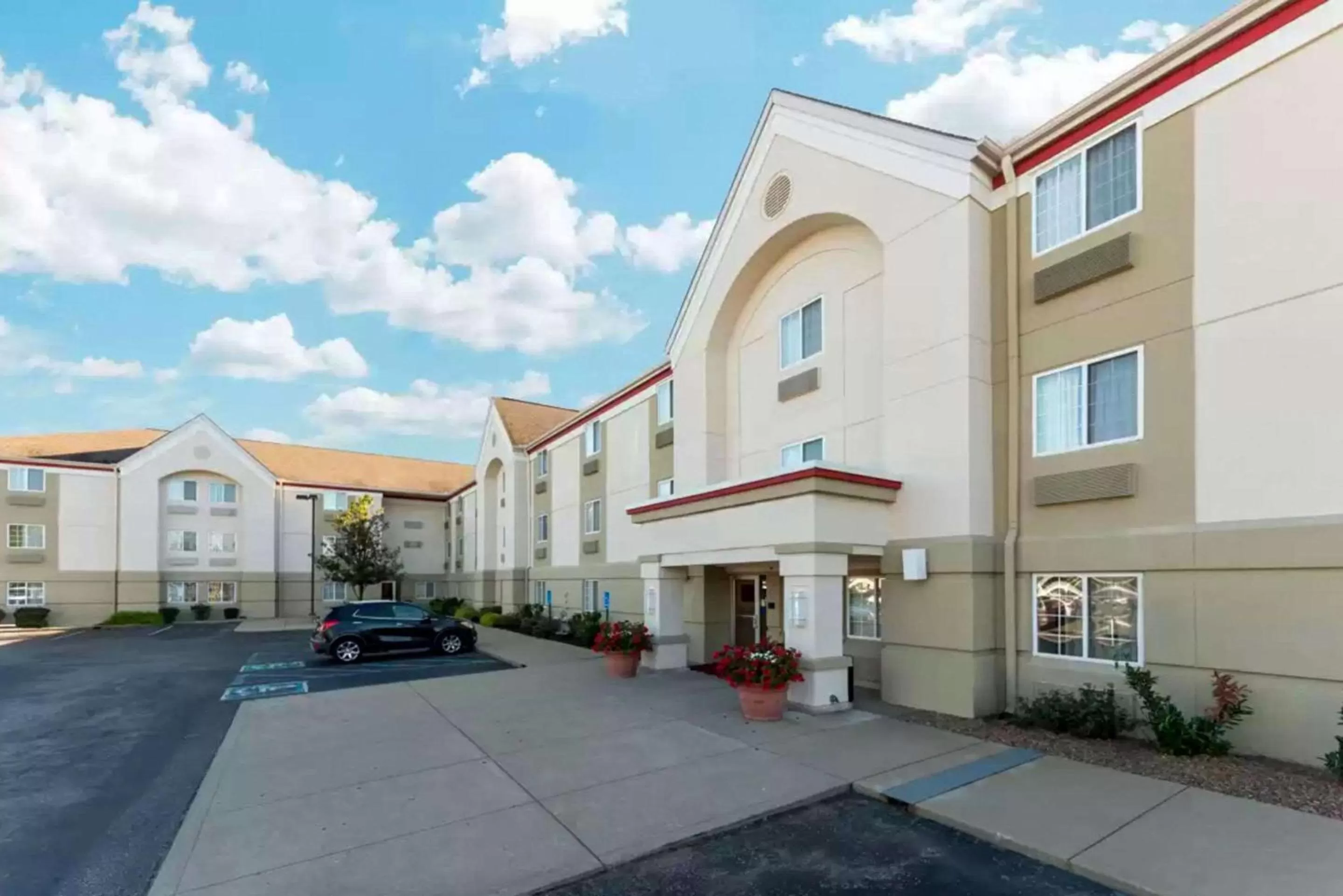 Property building in MainStay Suites - Wichita NE