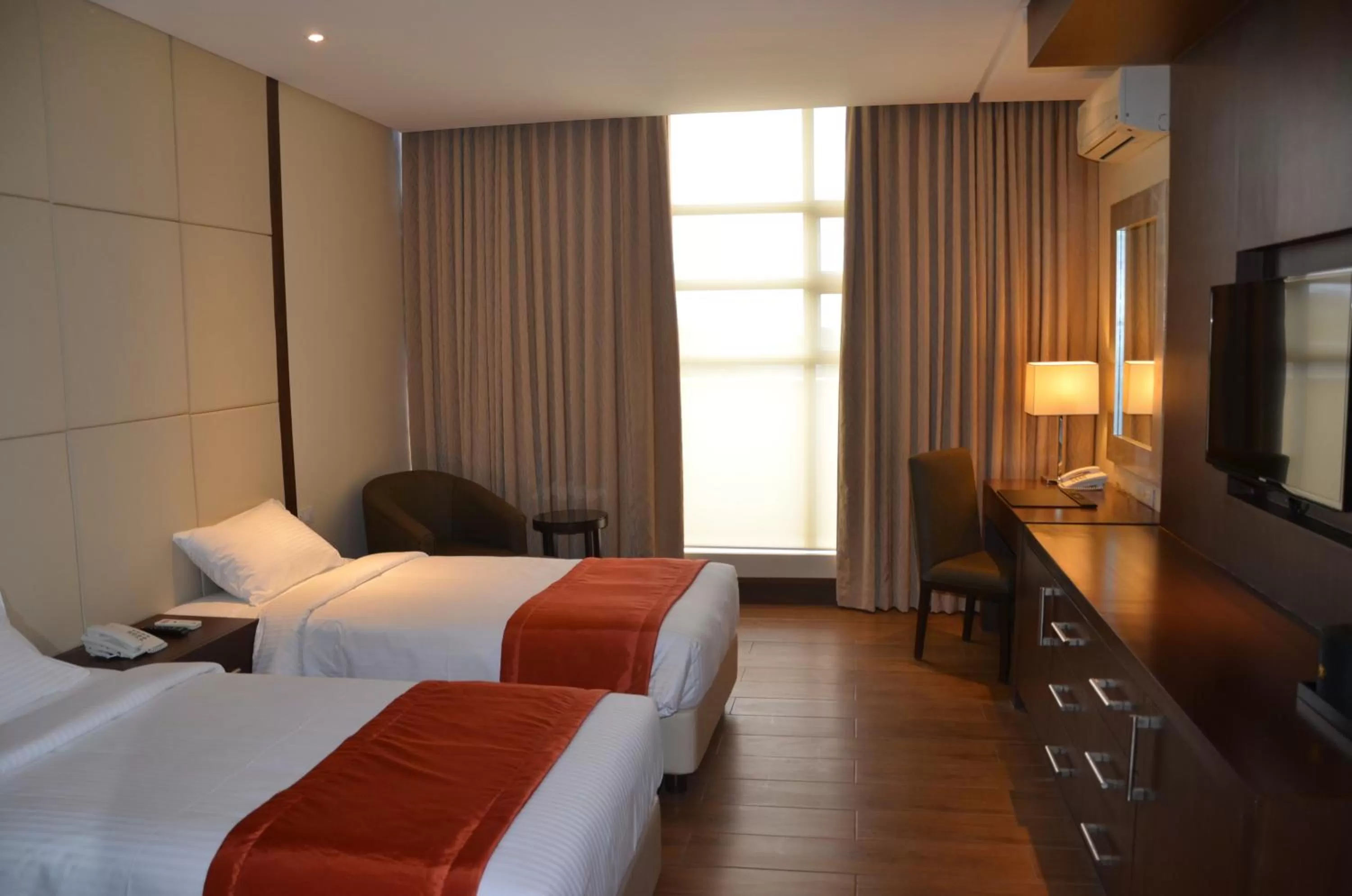 Bedroom, Bed in Hotel Monticello Tagaytay