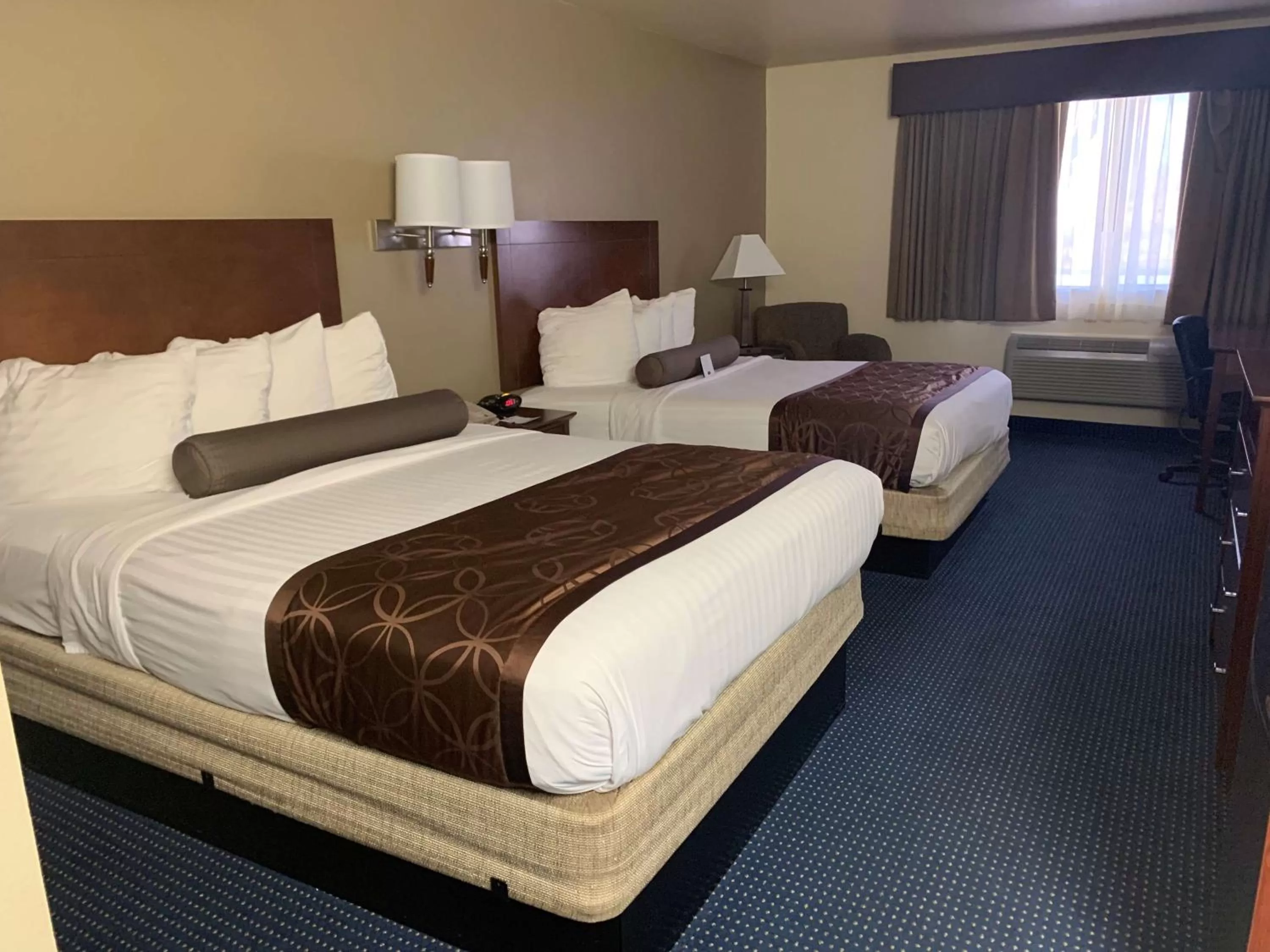 Photo of the whole room, Bed in Best Western Desert Oasis