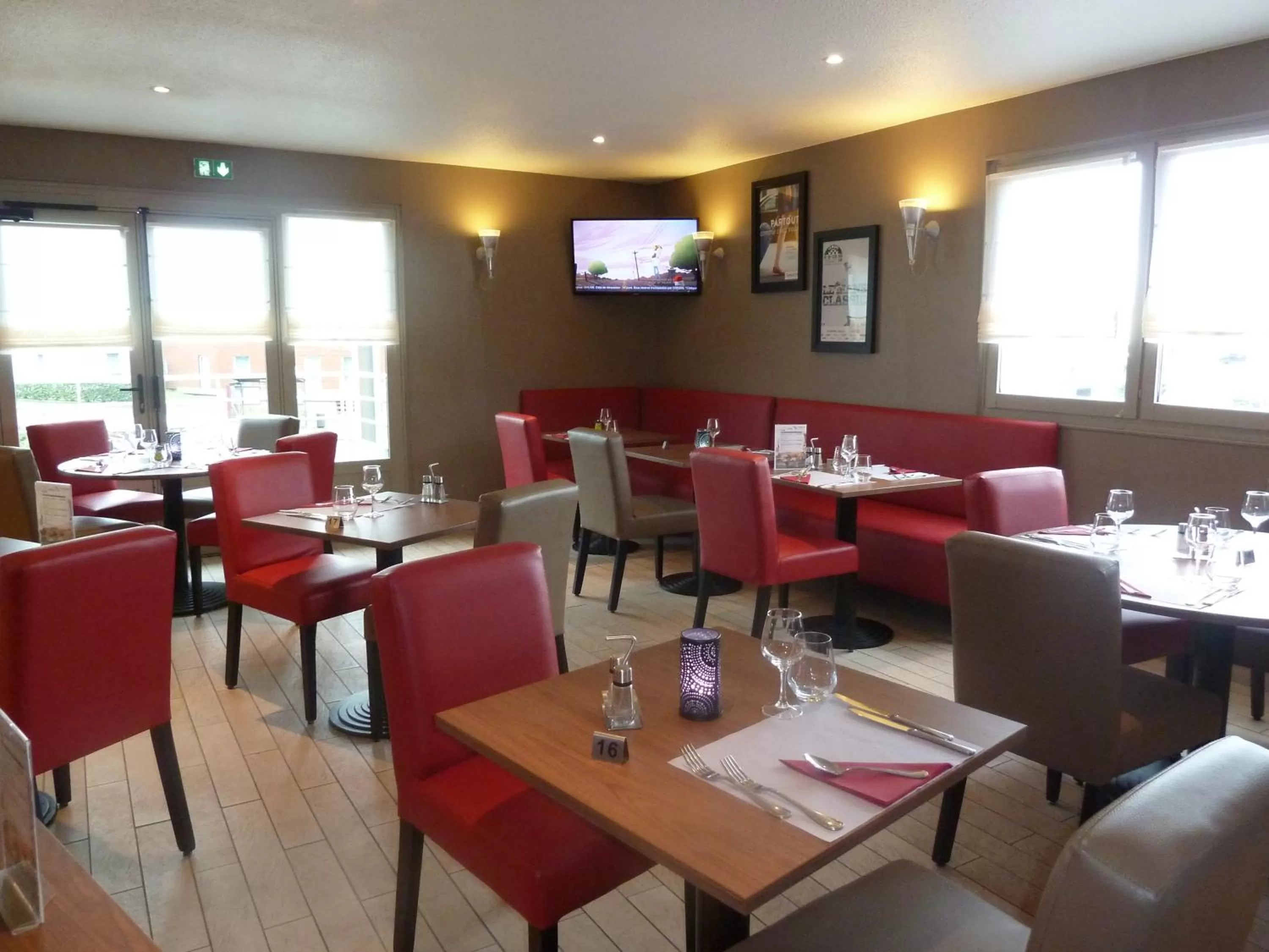 Restaurant/places to eat in Campanile Le Mans Est