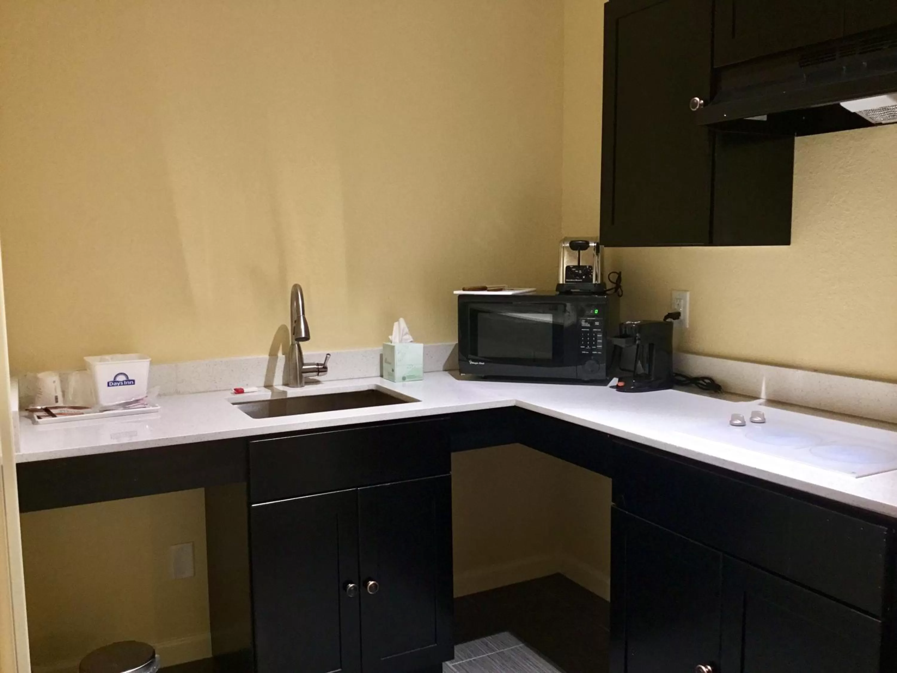 Kitchen or kitchenette in Days Inn by Wyndham Freeport