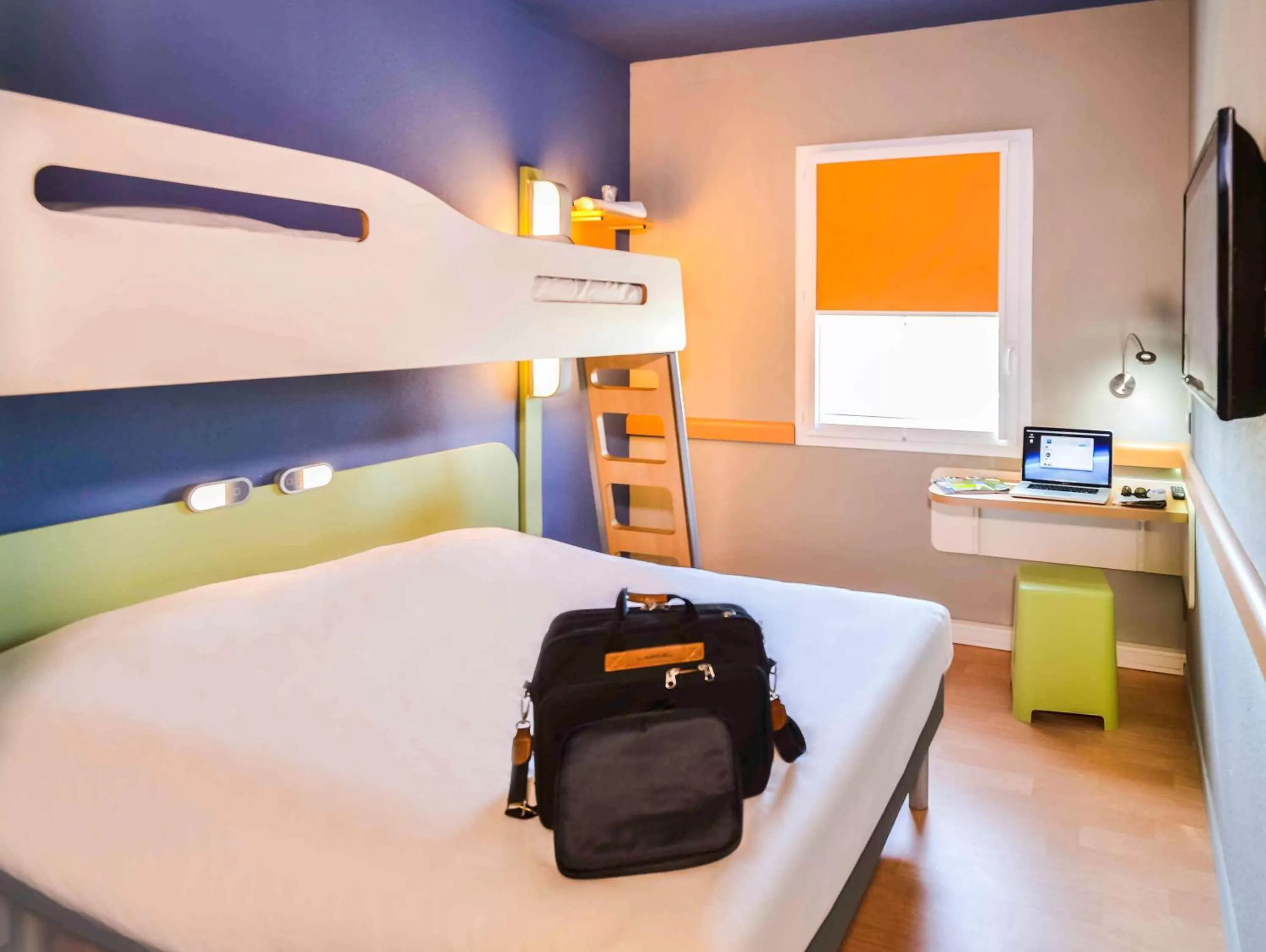 Bed in Ibis Budget Porte de Camargue
