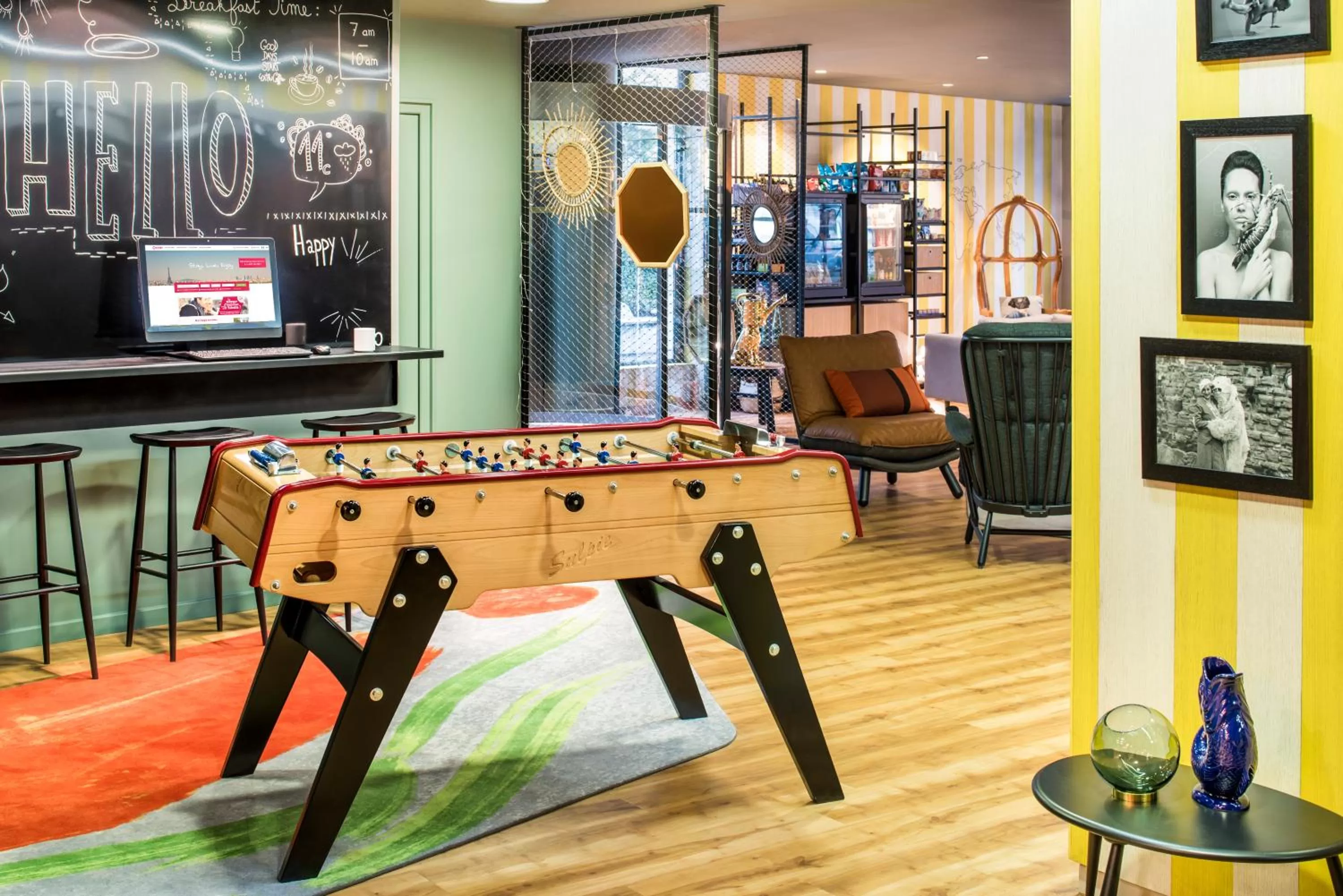 Lobby or reception in Aparthotel Adagio Paris Bercy Village